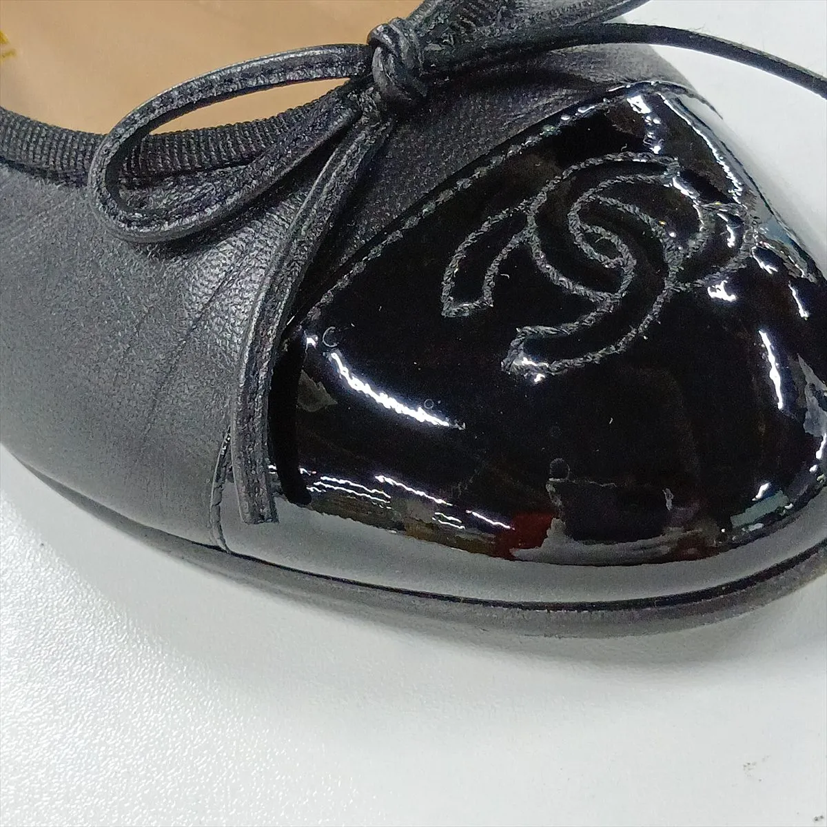 Coco Mark Leather x Patent Flat Pumps, Size 35.5C, Women's, Black, G02819, Ribbon — view 13