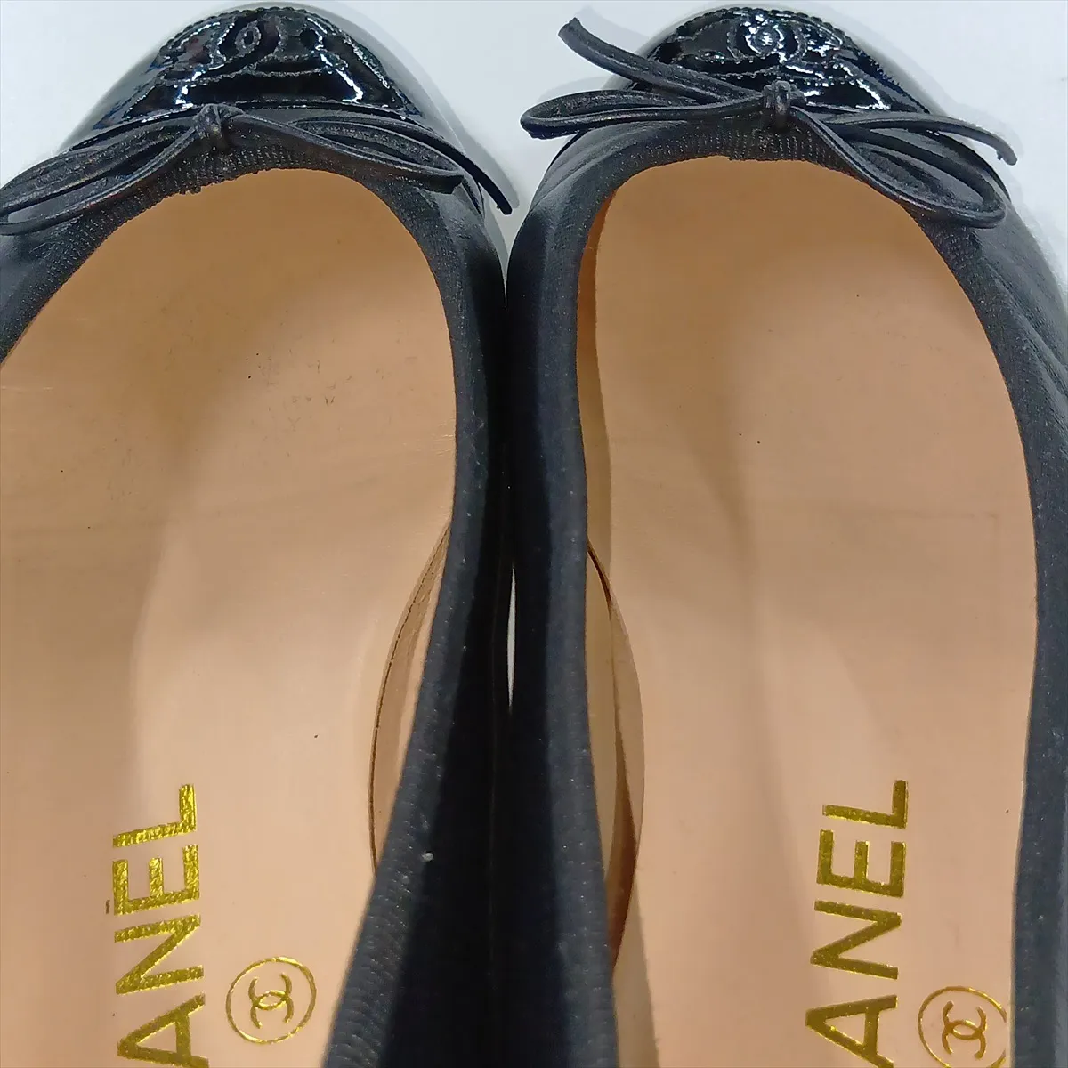 Coco Mark Leather x Patent Flat Pumps, Size 35.5C, Women's, Black, G02819, Ribbon — view 14