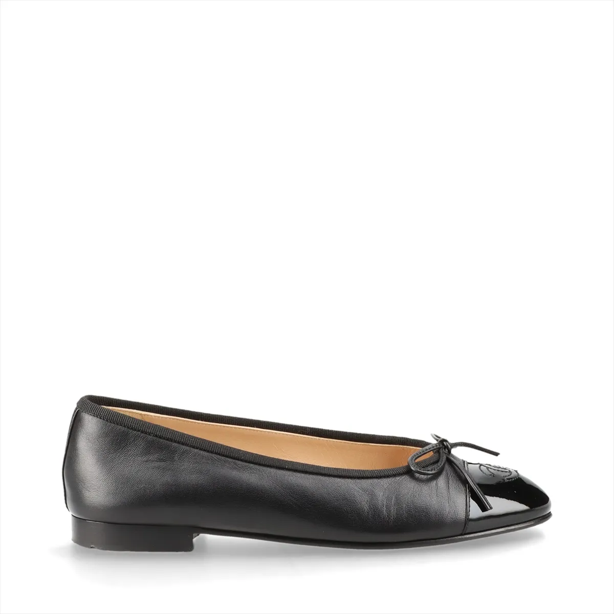 Coco Mark Leather x Patent Flat Pumps, Size 35.5C, Women's, Black, G02819, Ribbon — view 3