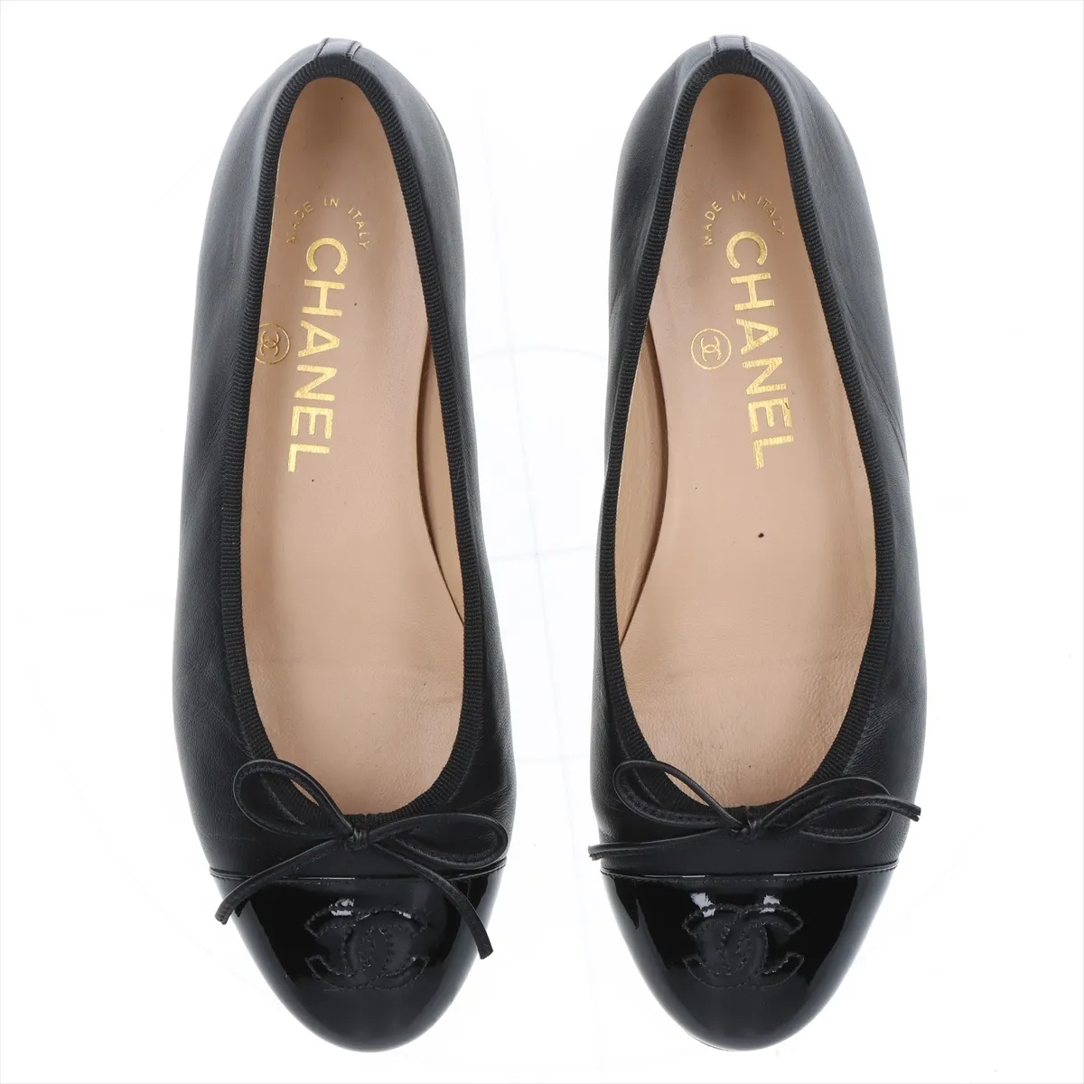 Coco Mark Leather x Patent Flat Pumps, Size 35.5C, Women's, Black, G02819, Ribbon — view 7