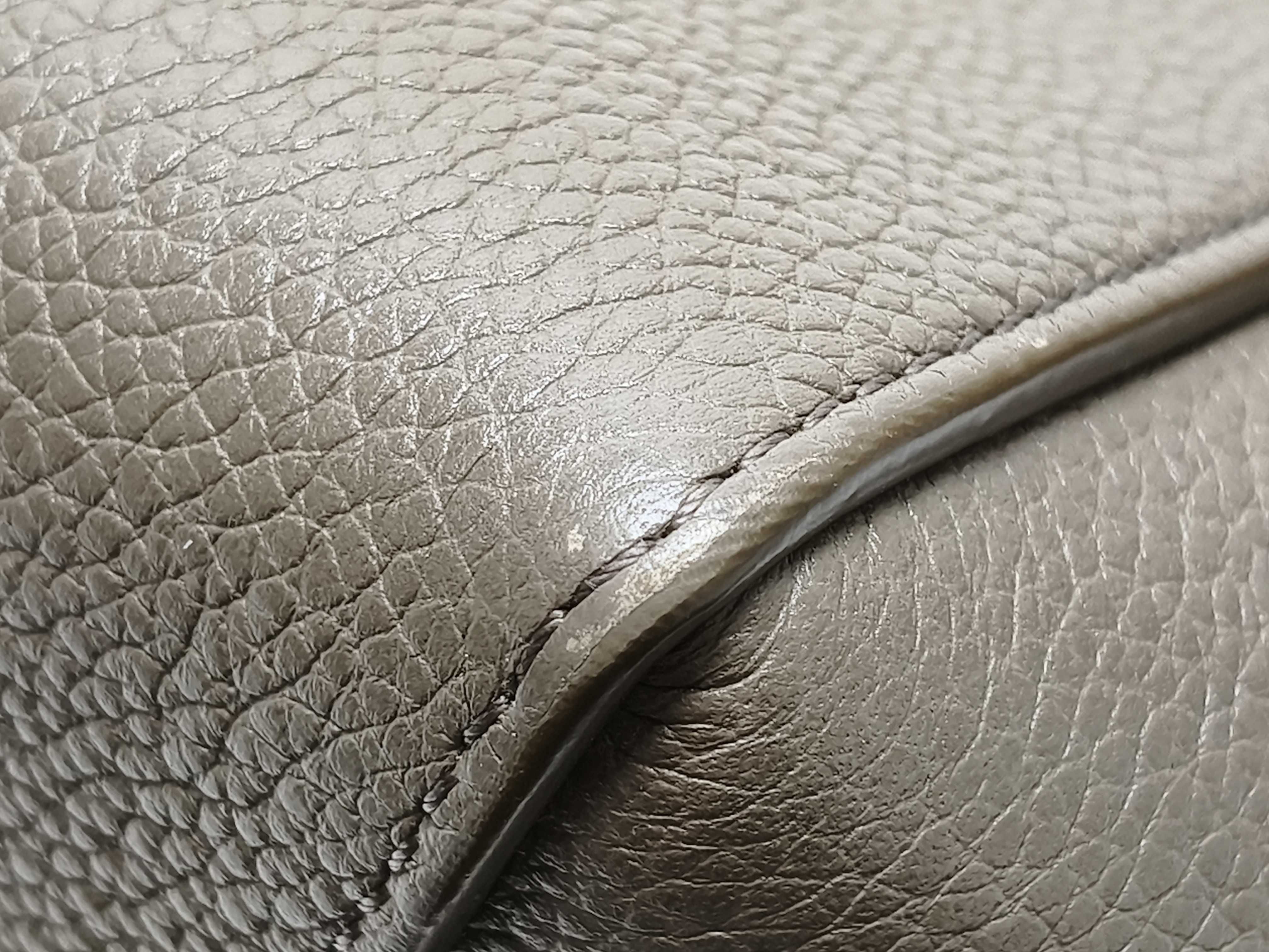 Sangle Bucket Small Leather Shoulder Bag Beige Shoulder Bag — view 6