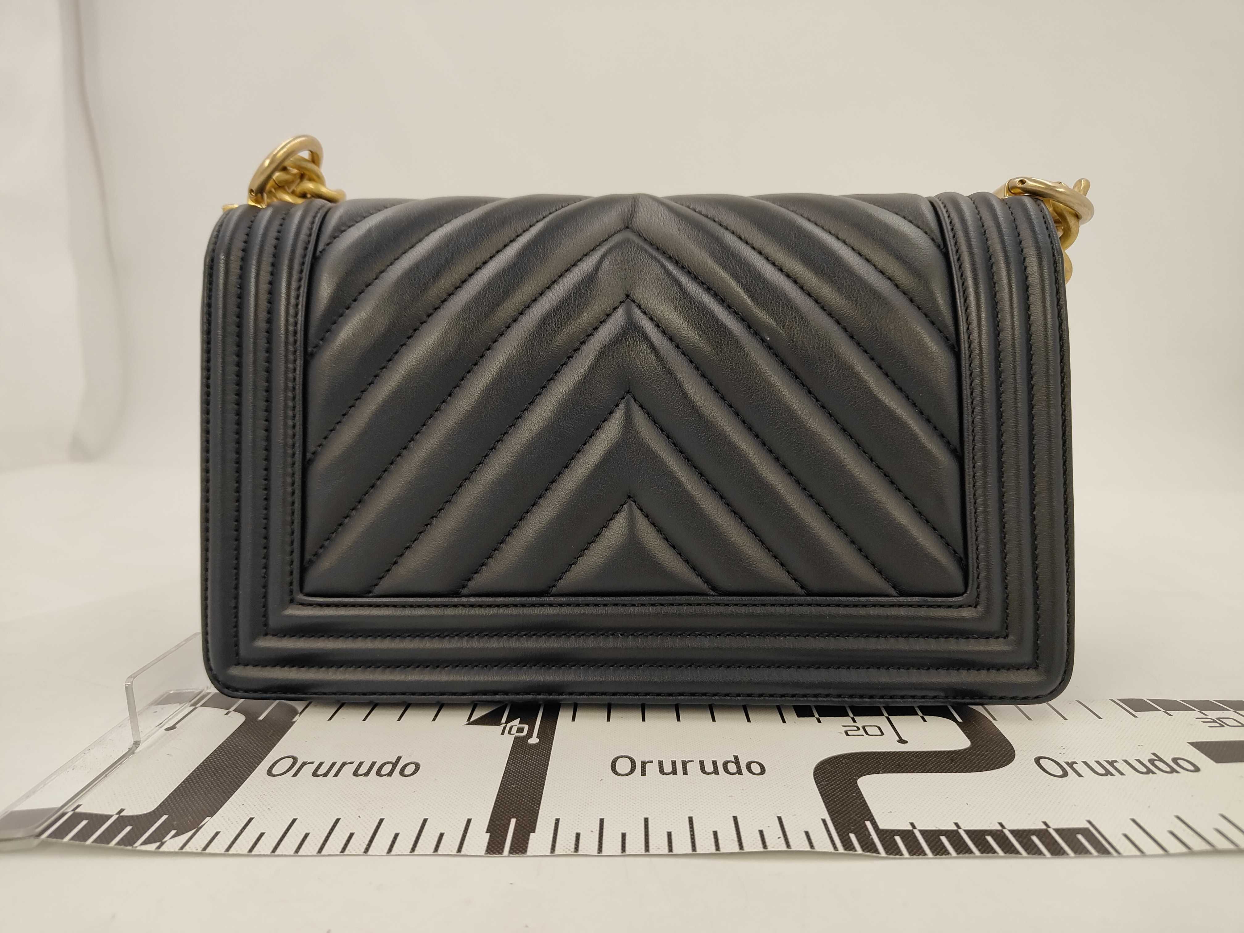 Boy Chanel V-stitch Lambskin Shoulder Bag — view 2