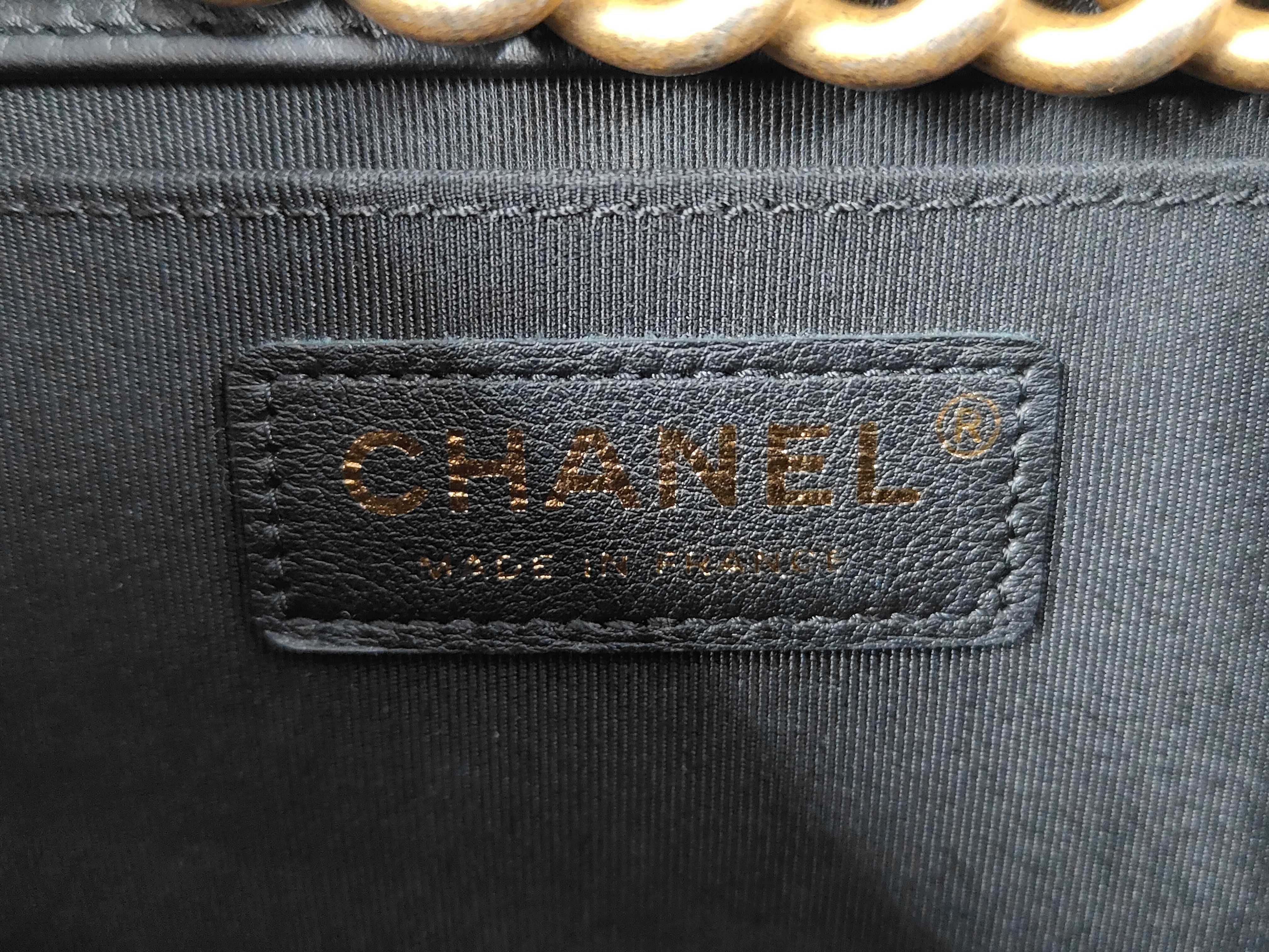 Boy Chanel V-stitch Lambskin Shoulder Bag — view 9