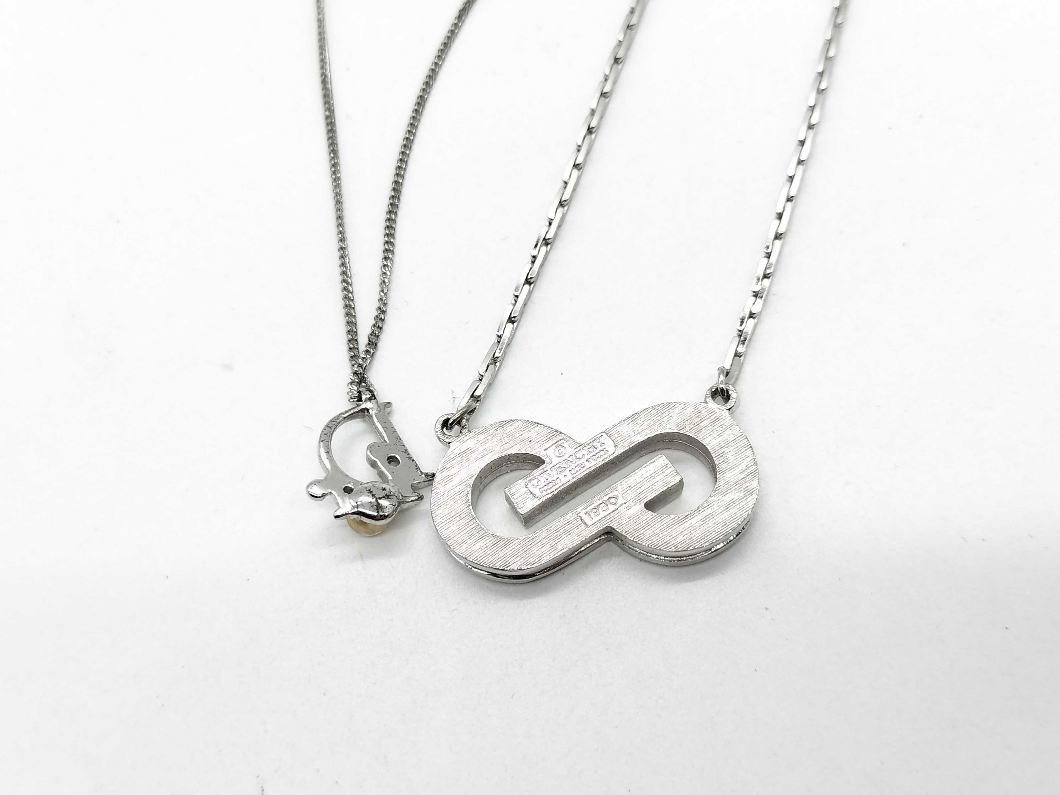 logo necklace, Givenchy necklace, Agatha stone bracelet, necklace — view 3