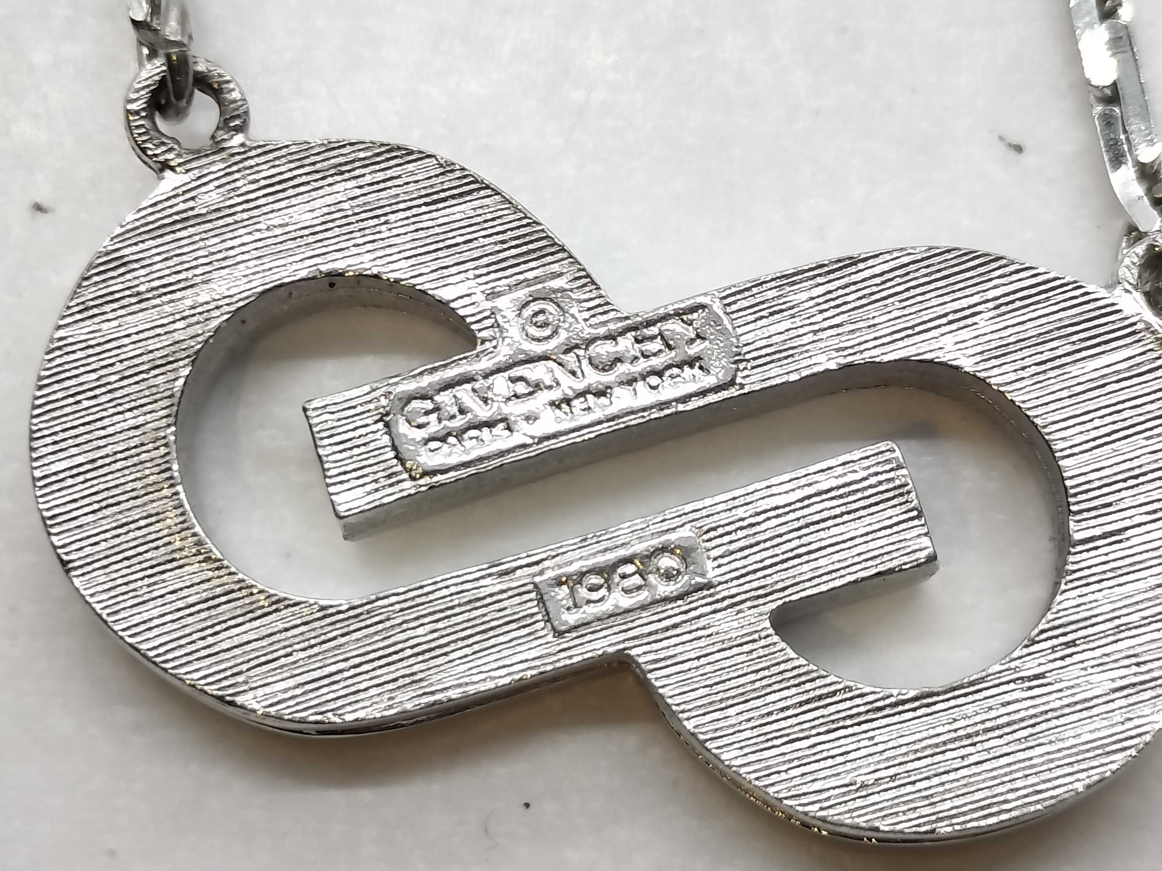 logo necklace, Givenchy necklace, Agatha stone bracelet, necklace — view 8