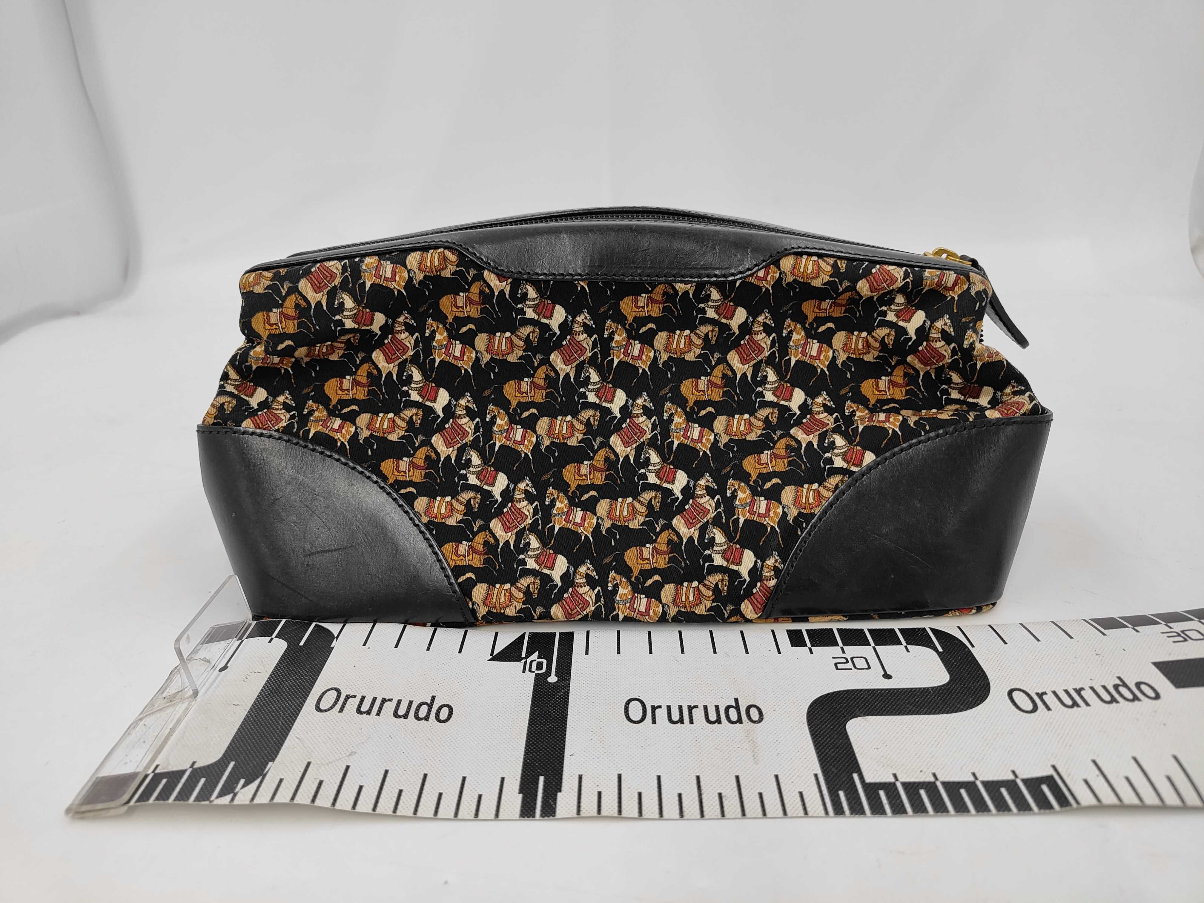 pouch — view 2