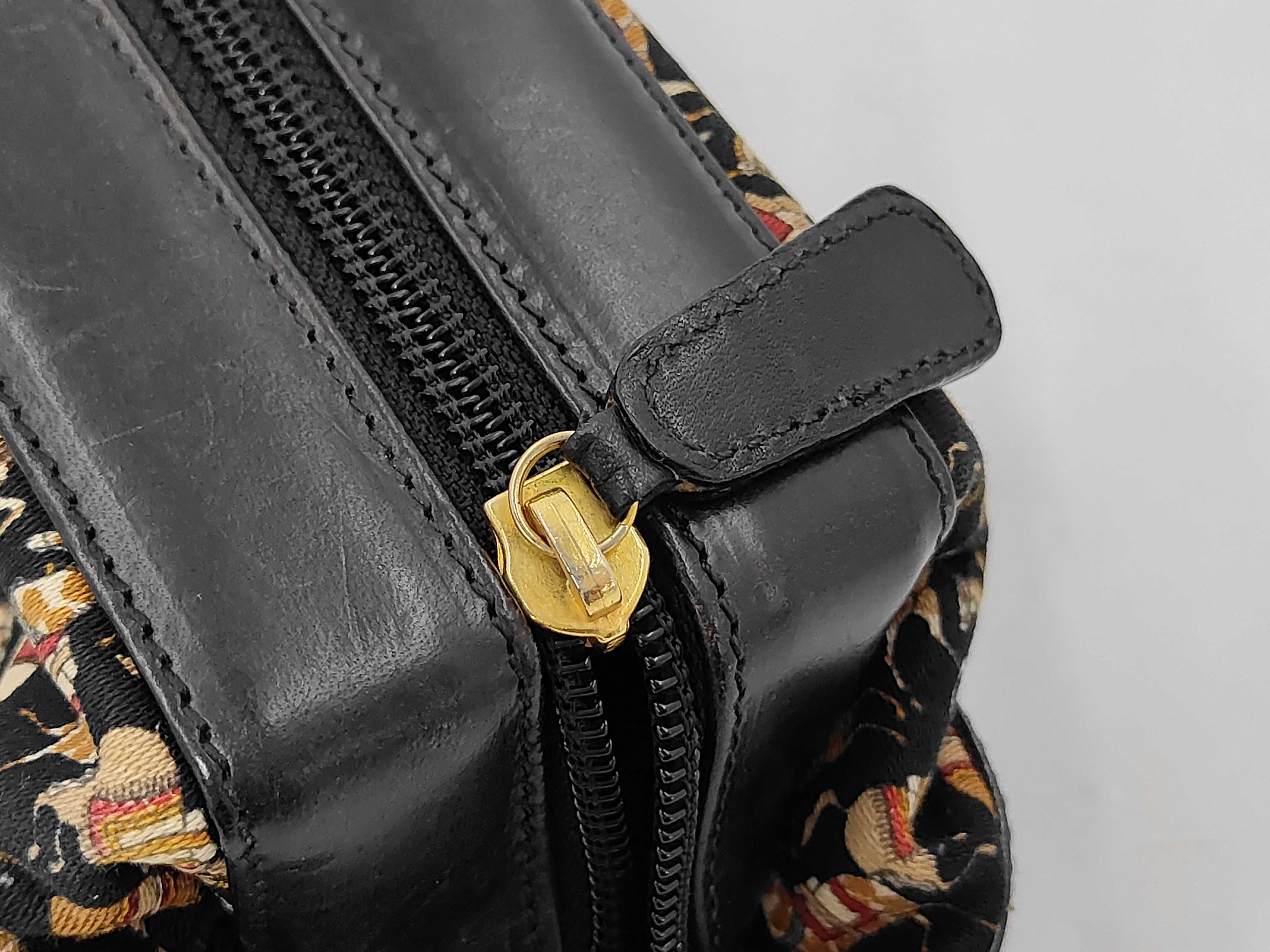 pouch — view 5