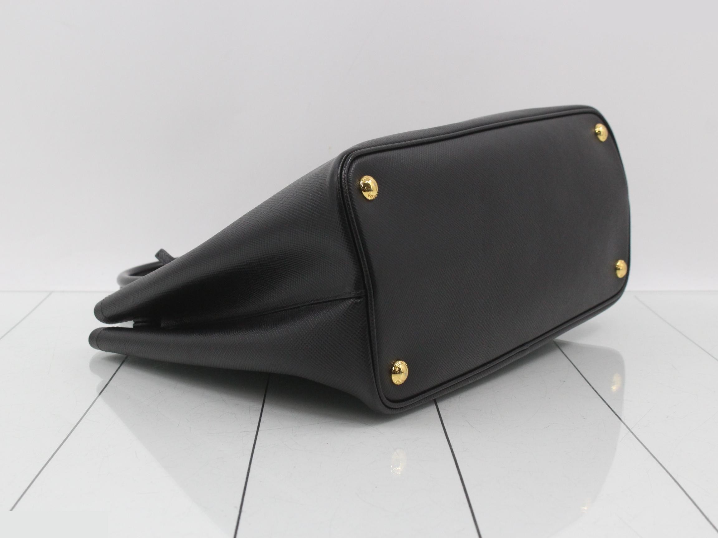 Doublé Saffiano Triangle Plate 2-Way Tote Bag, Black — view 5
