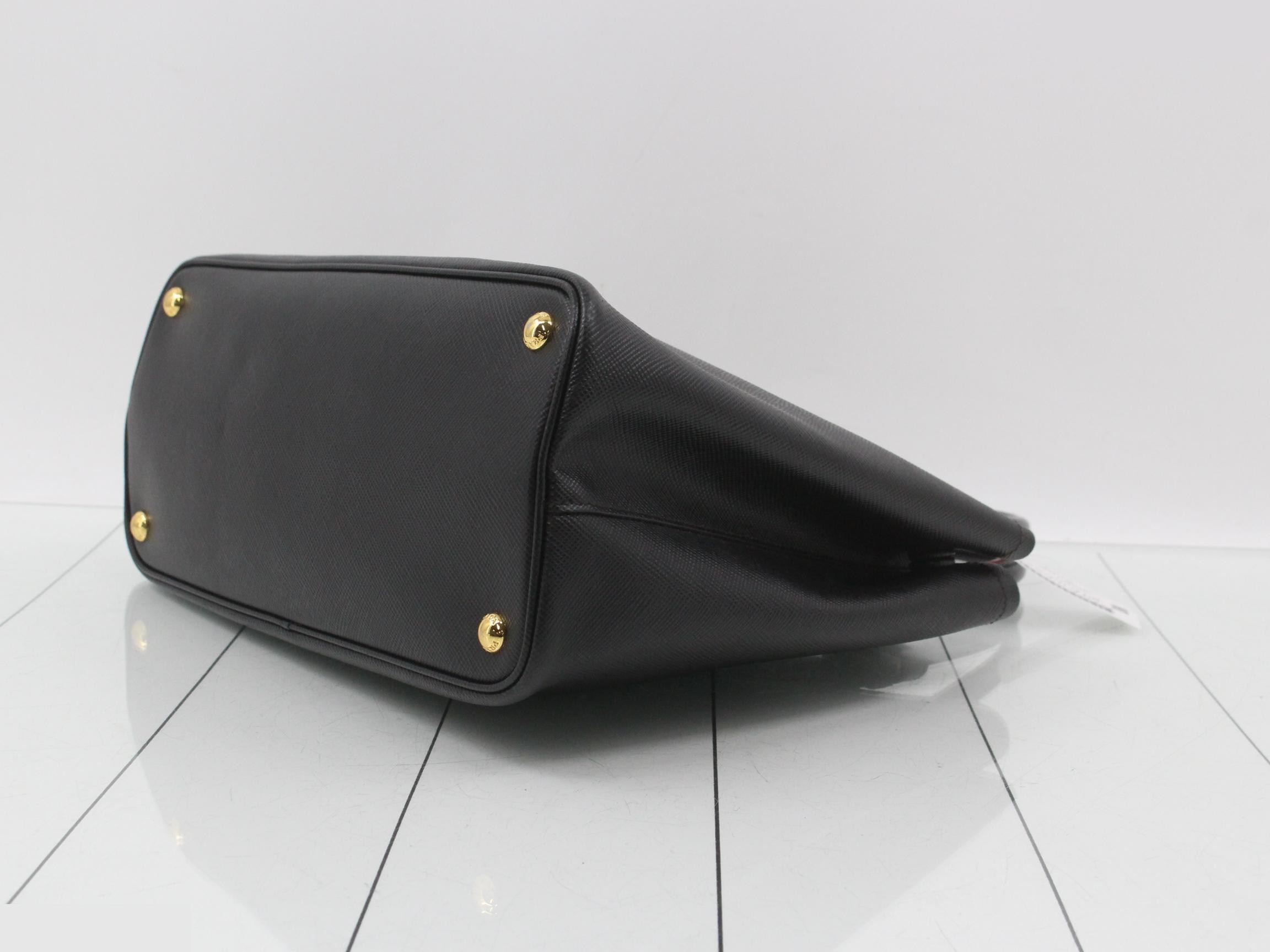 Doublé Saffiano Triangle Plate 2-Way Tote Bag, Black — view 6