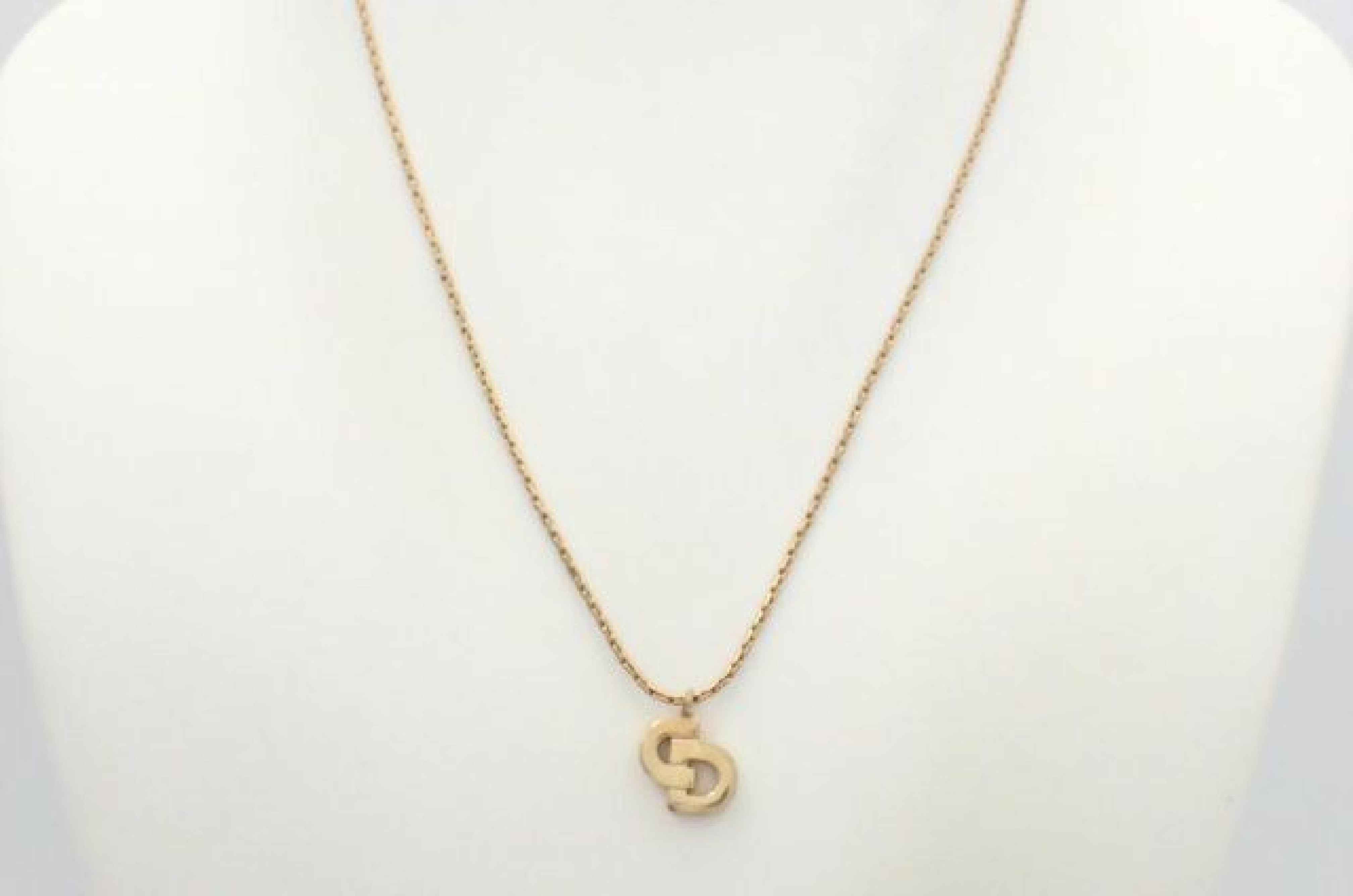 CD logo gold necklace, chain approximately 42cm. — view 3