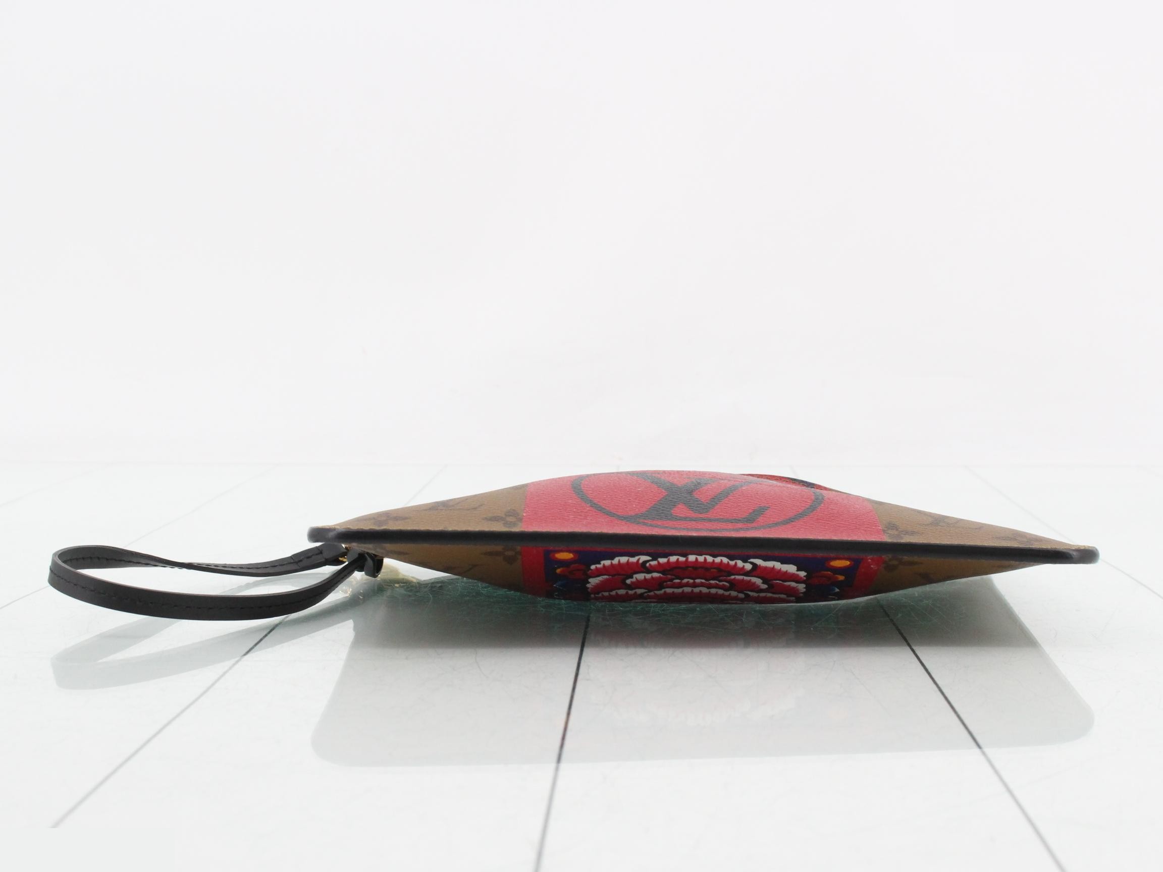 Kabuki-themed pouch with strap, collaboration with Kansai Yamamoto. — view 3