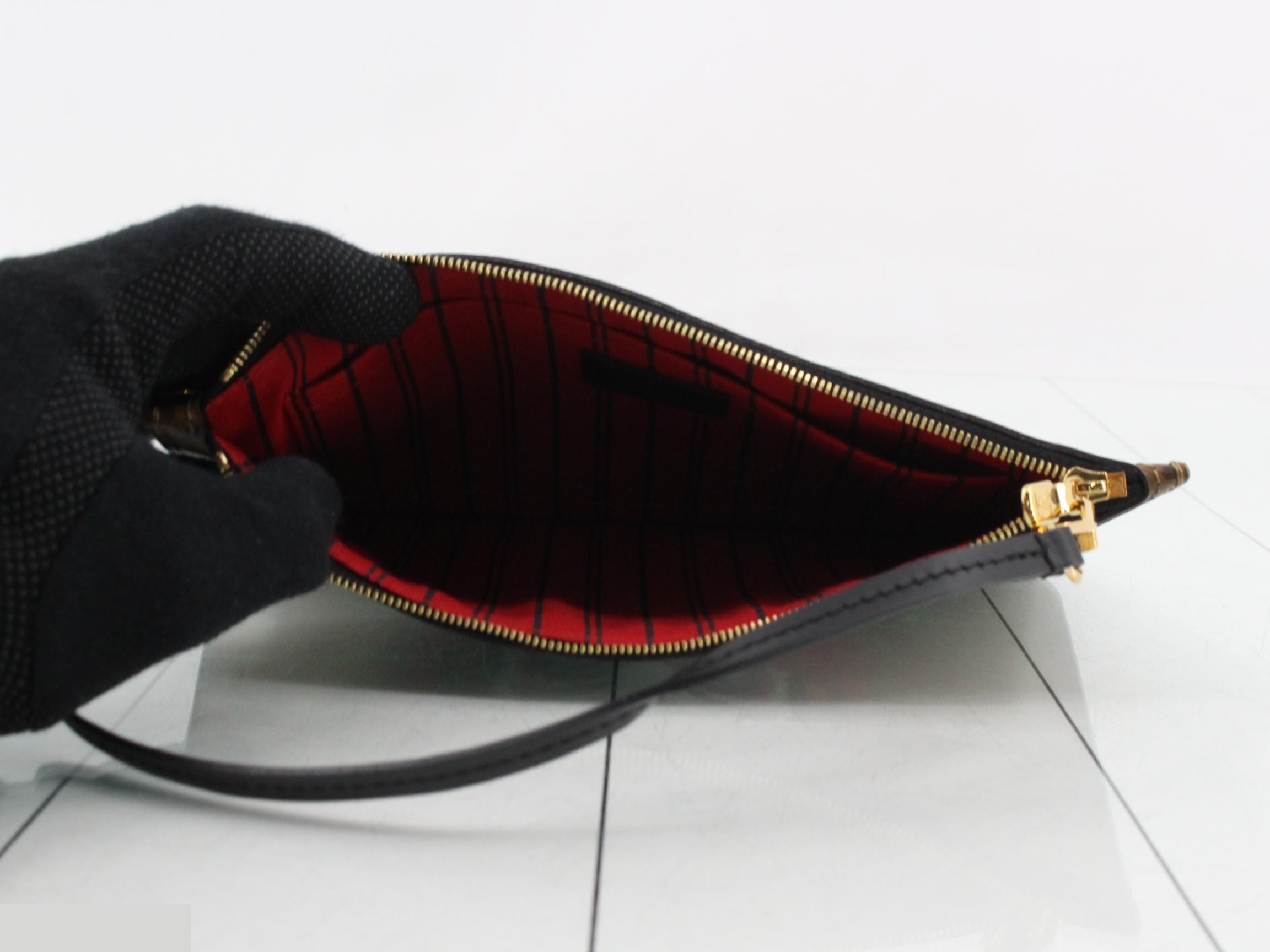 Kabuki-themed pouch with strap, collaboration with Kansai Yamamoto. — view 4