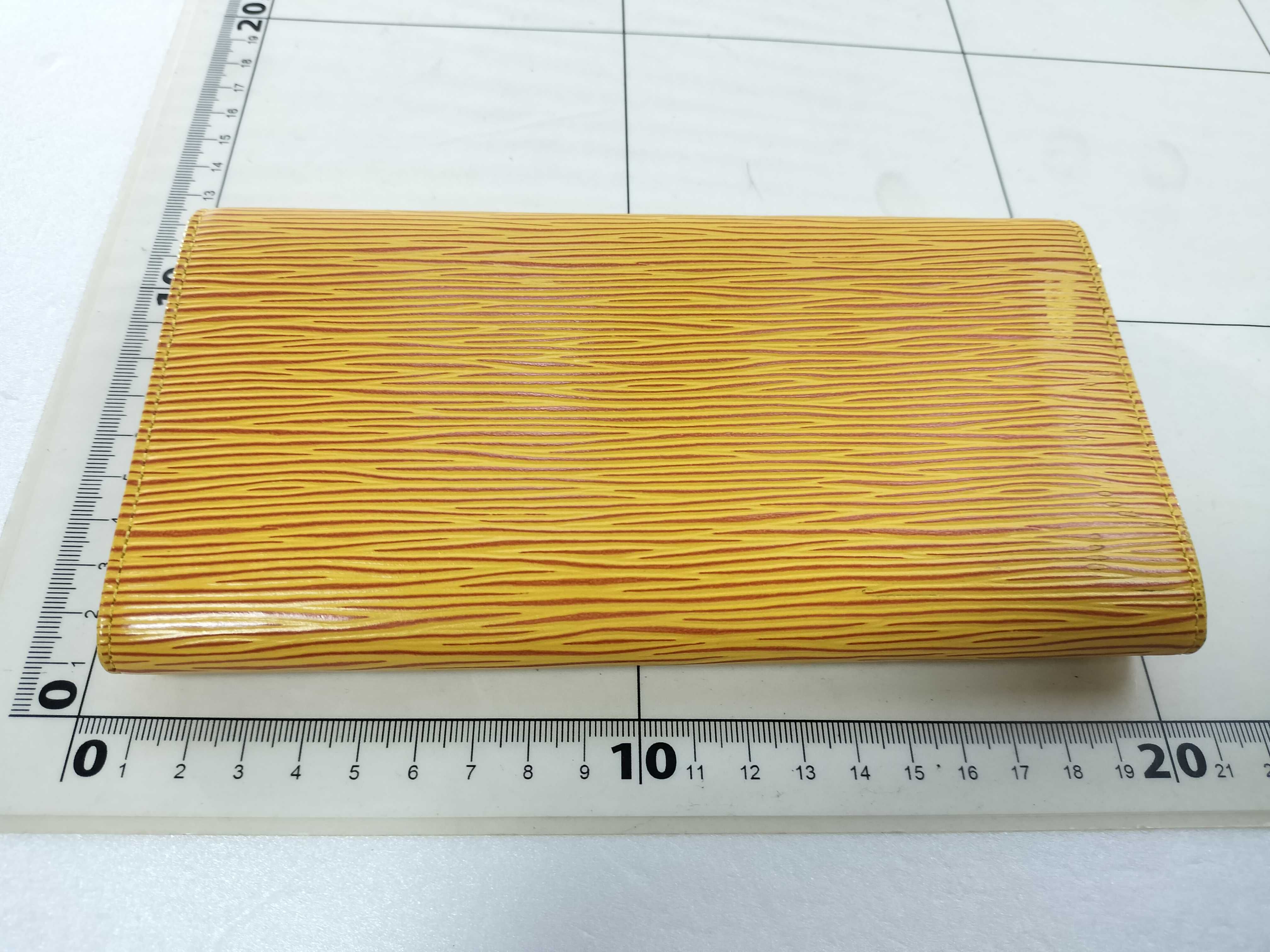 Epi Portemonnaie Credit Wallet — view 2