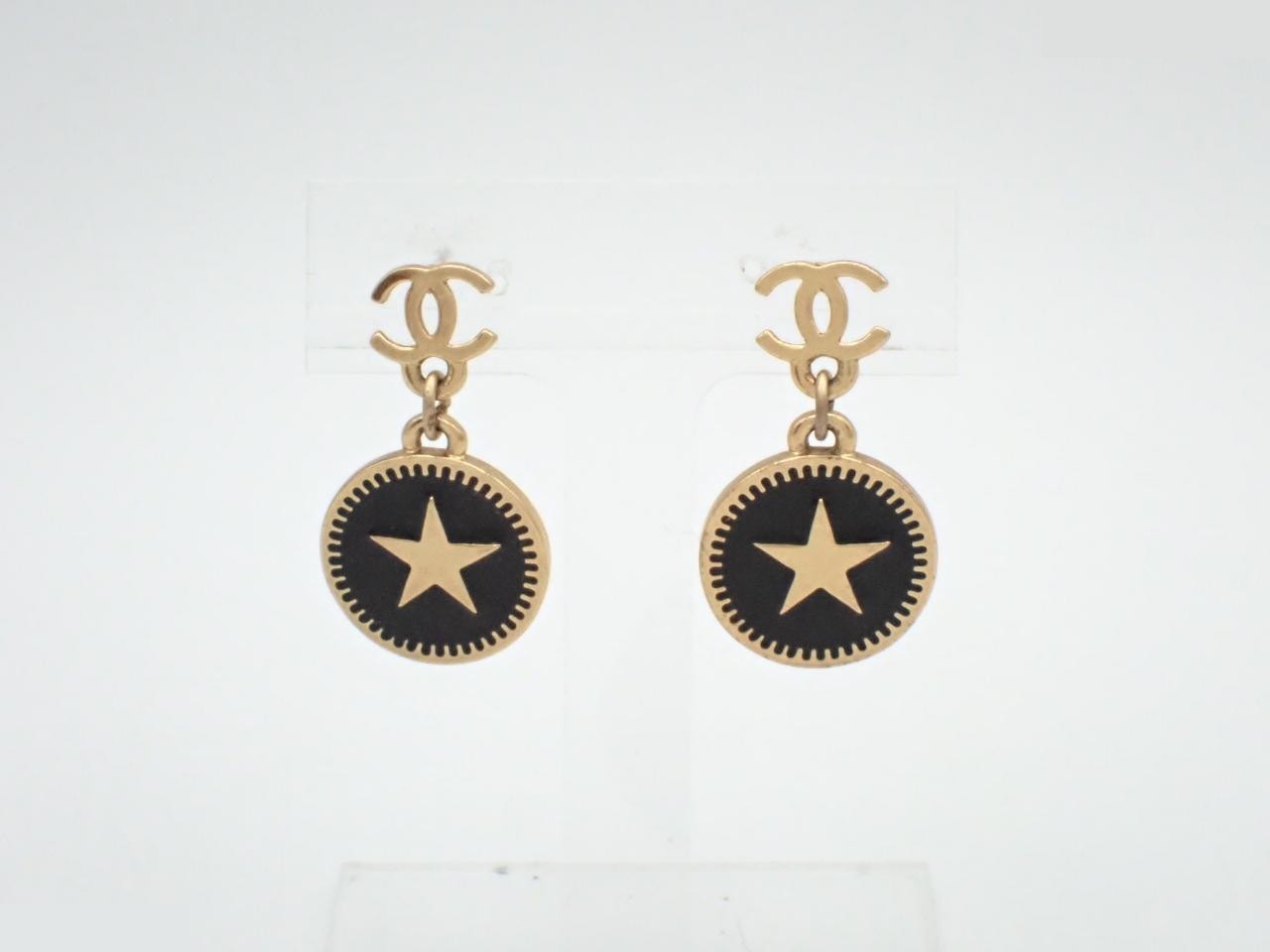 Earrings, metal & resin, Coco Chanel & star design, 6.8g