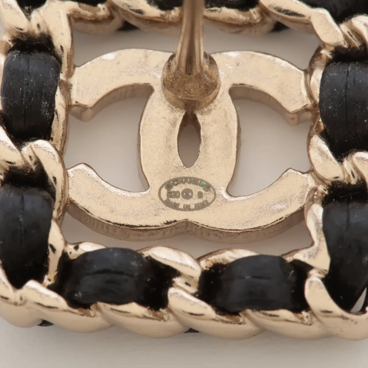 Coco Mark B20B Earrings (Pair) GP x Rhinestone x Leather Black x Gold — view 5