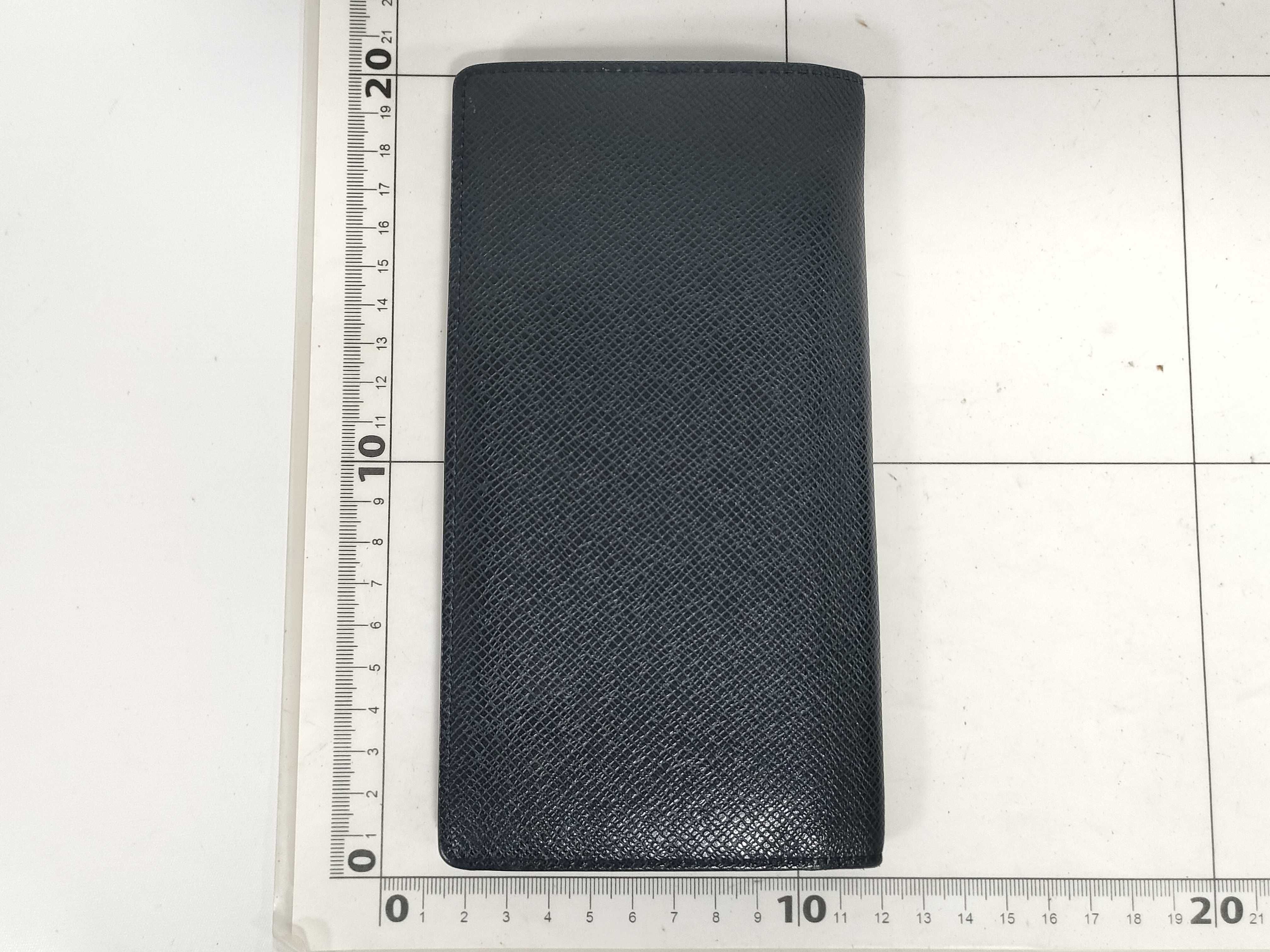 Taiga Bi-fold Wallet with Initials — view 2
