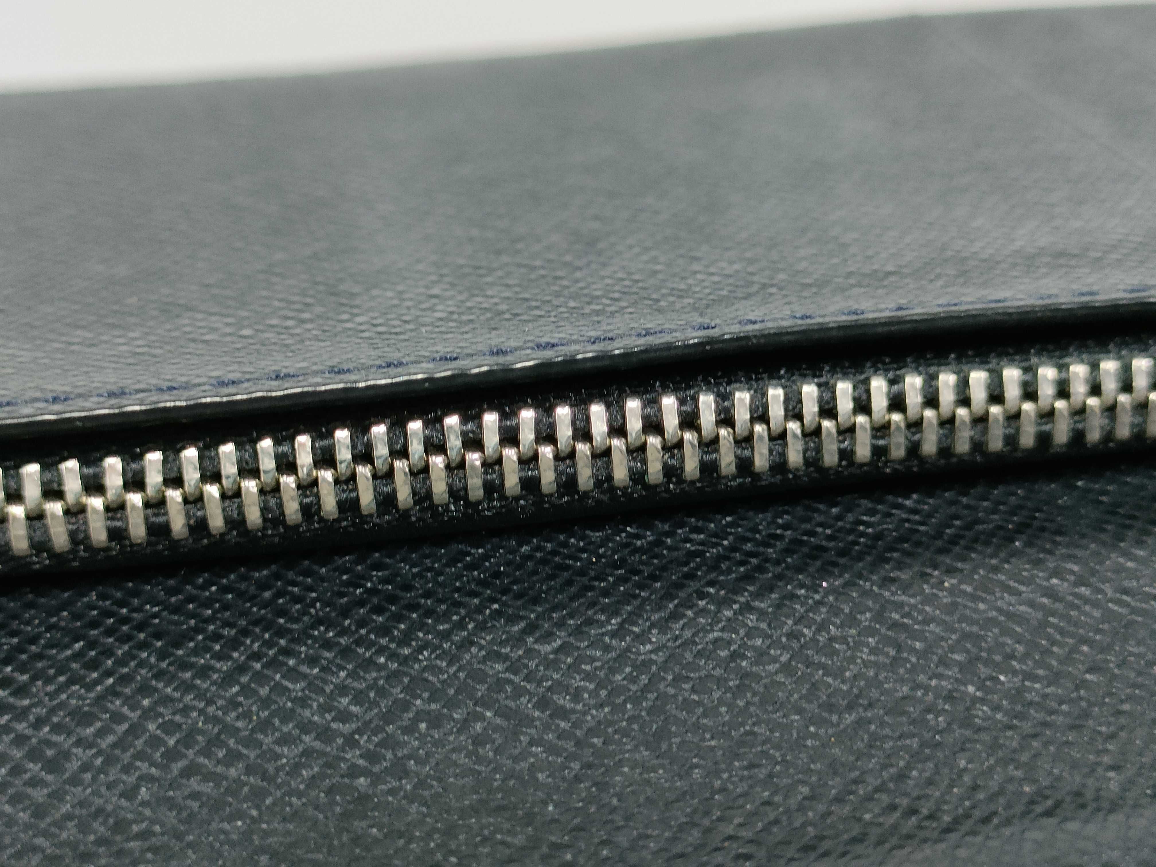 Taiga Bi-fold Wallet with Initials — view 11