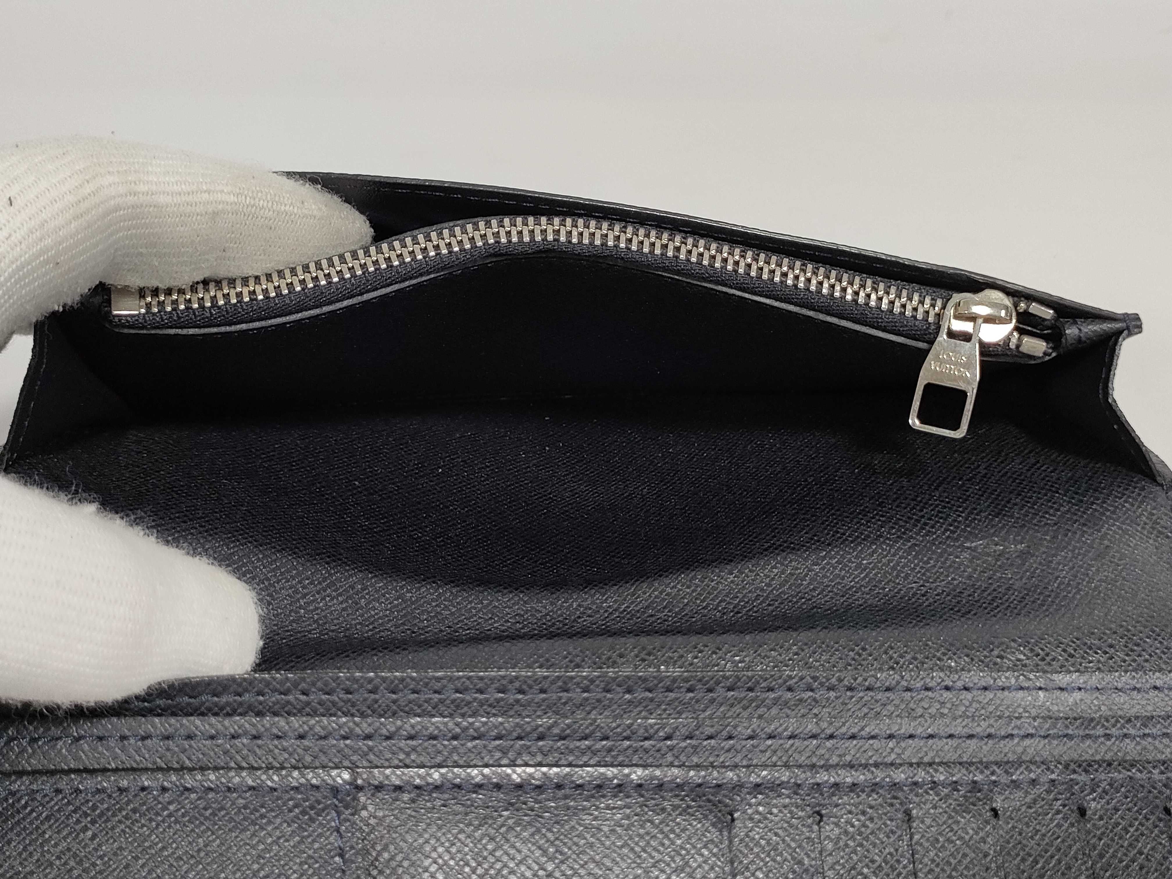 Taiga Bi-fold Wallet with Initials — view 12