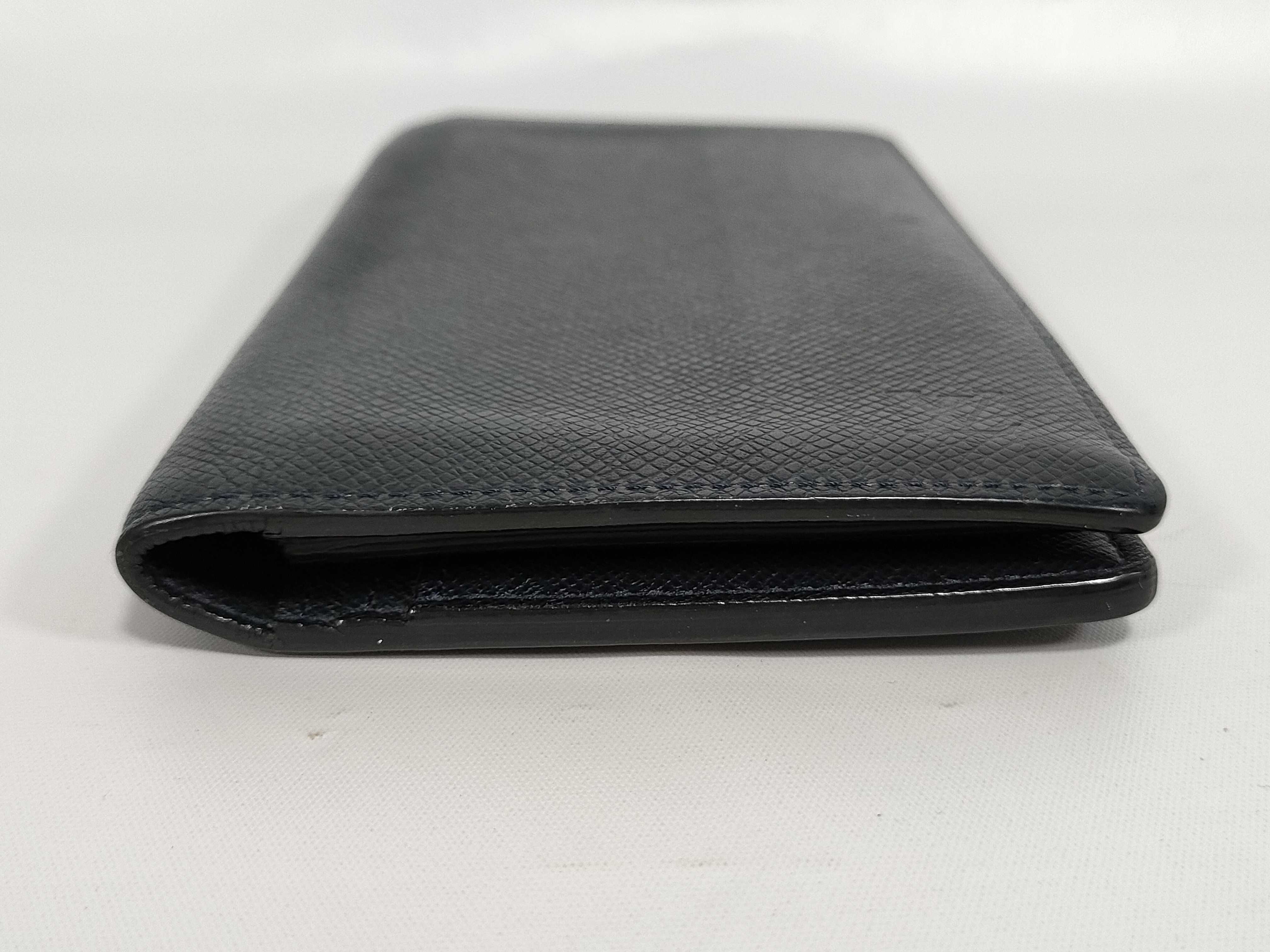 Taiga Bi-fold Wallet with Initials — view 3