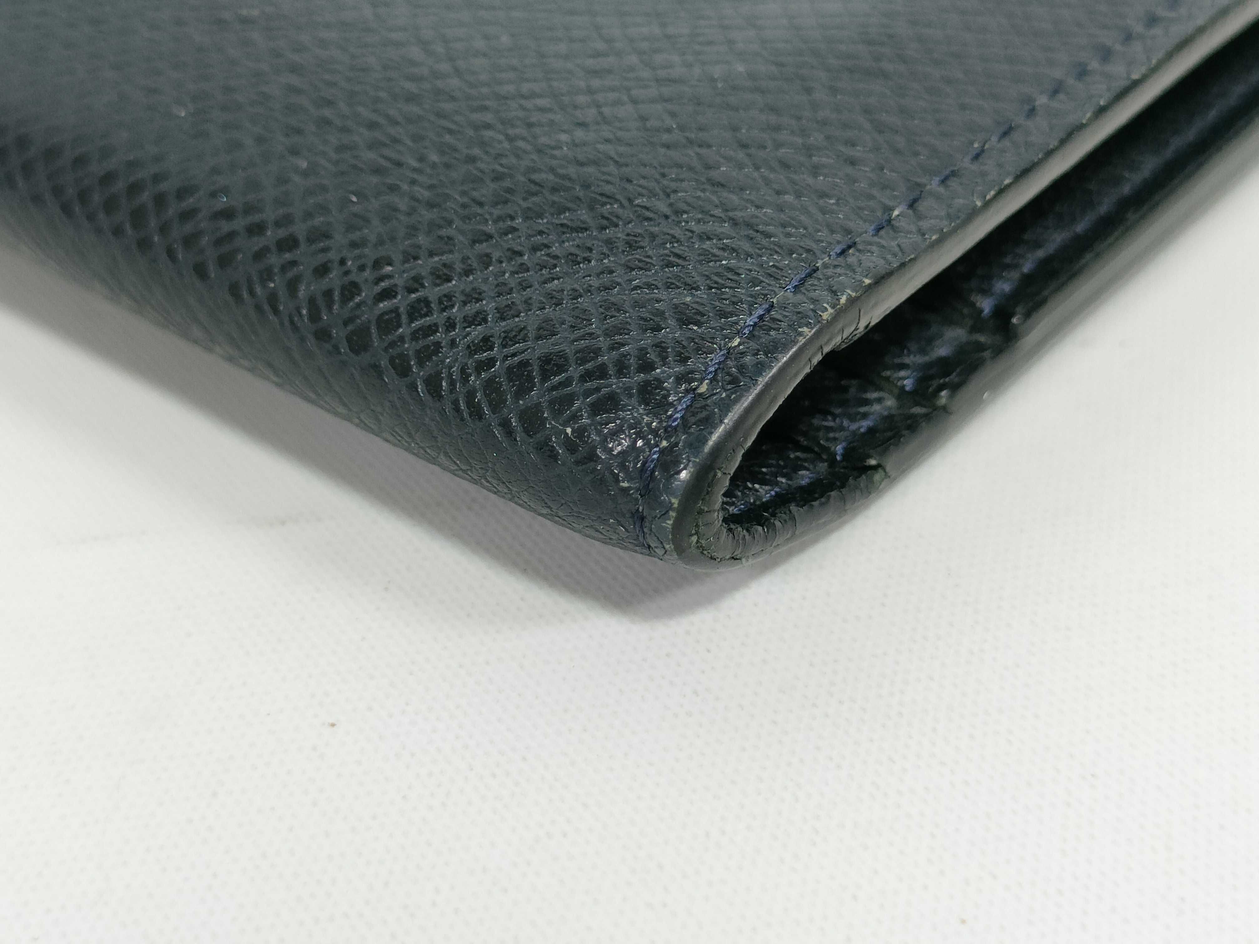 Taiga Bi-fold Wallet with Initials — view 4