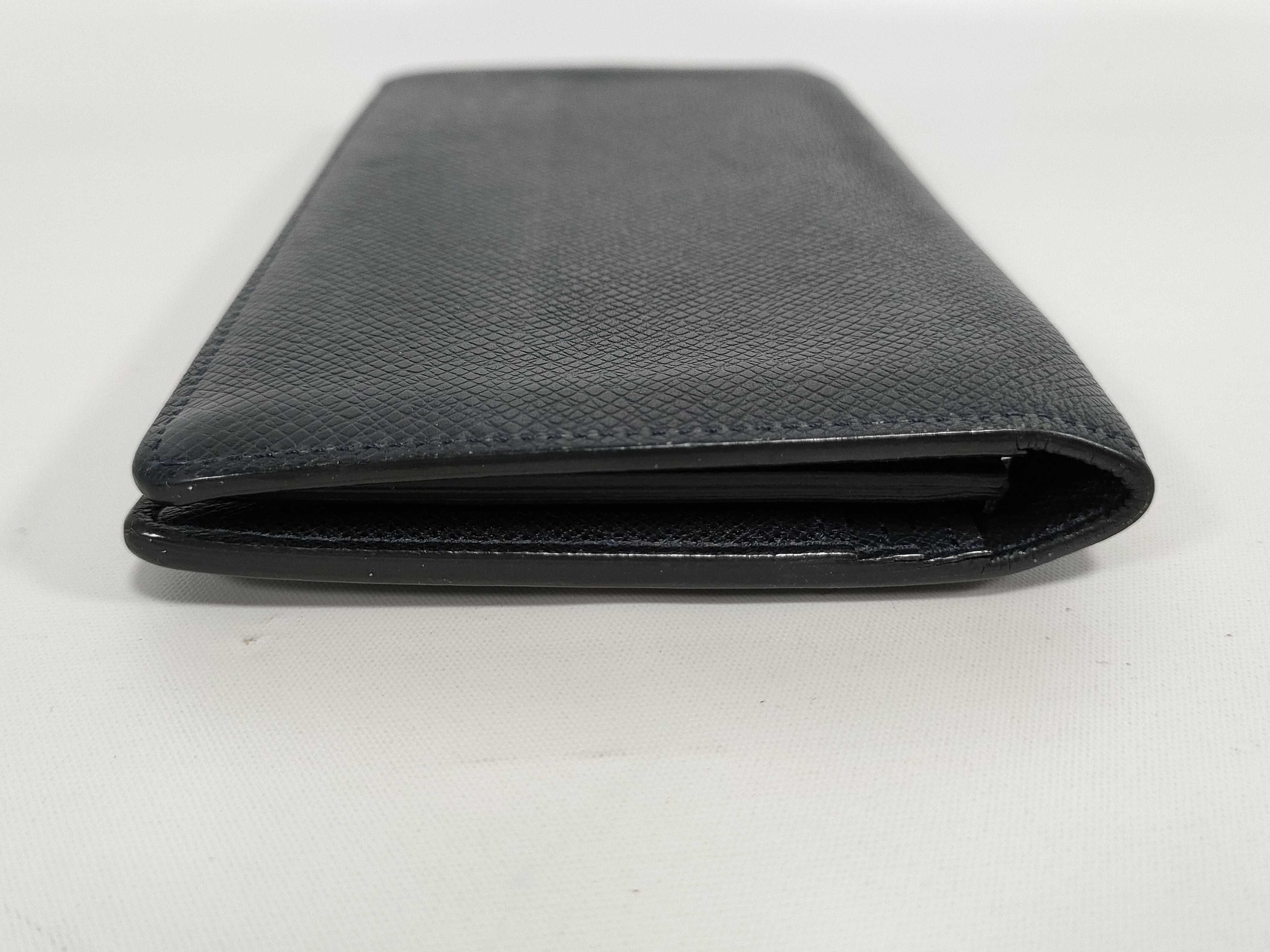 Taiga Bi-fold Wallet with Initials — view 6