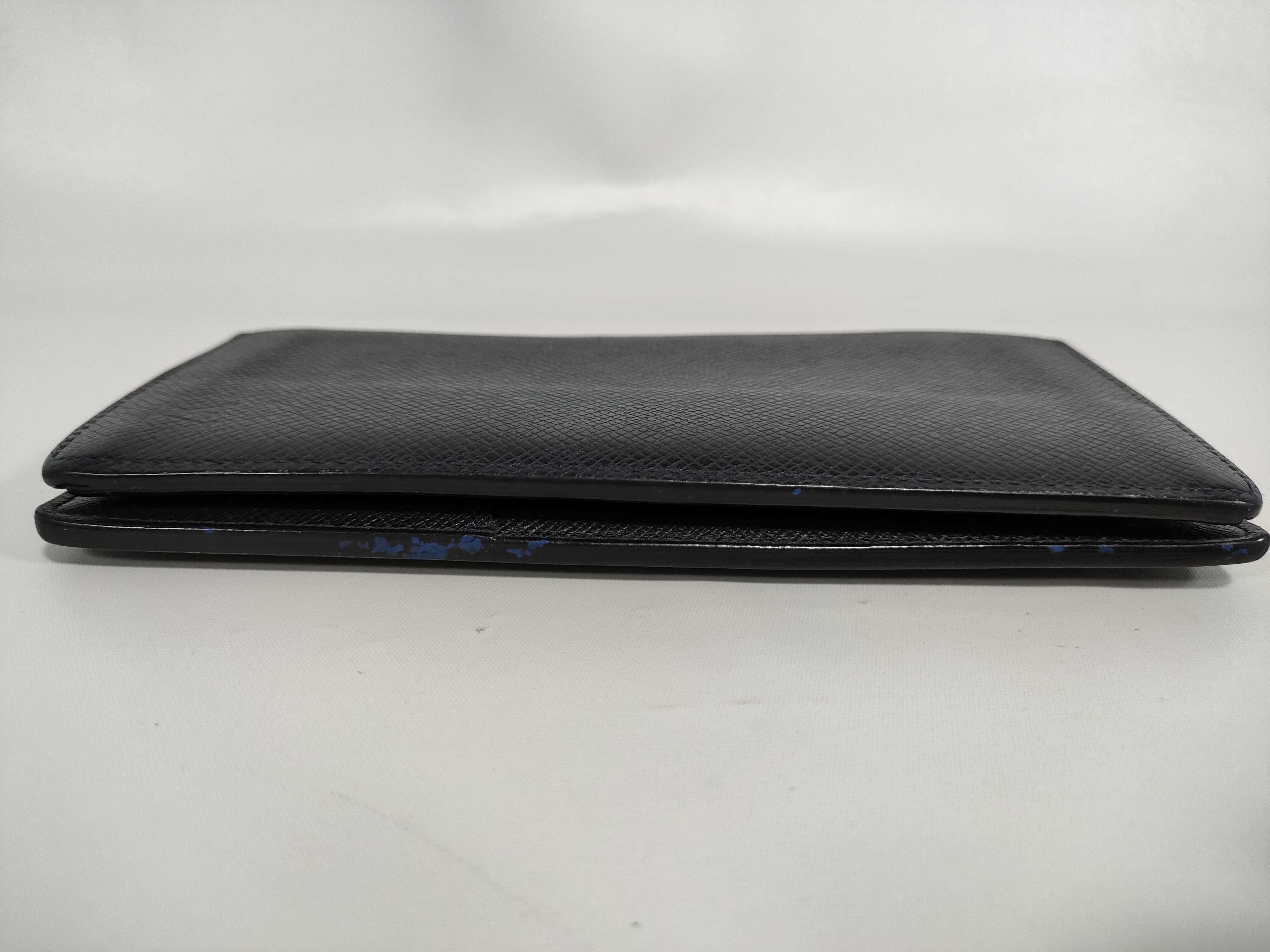 Taiga Bi-fold Wallet with Initials — view 7