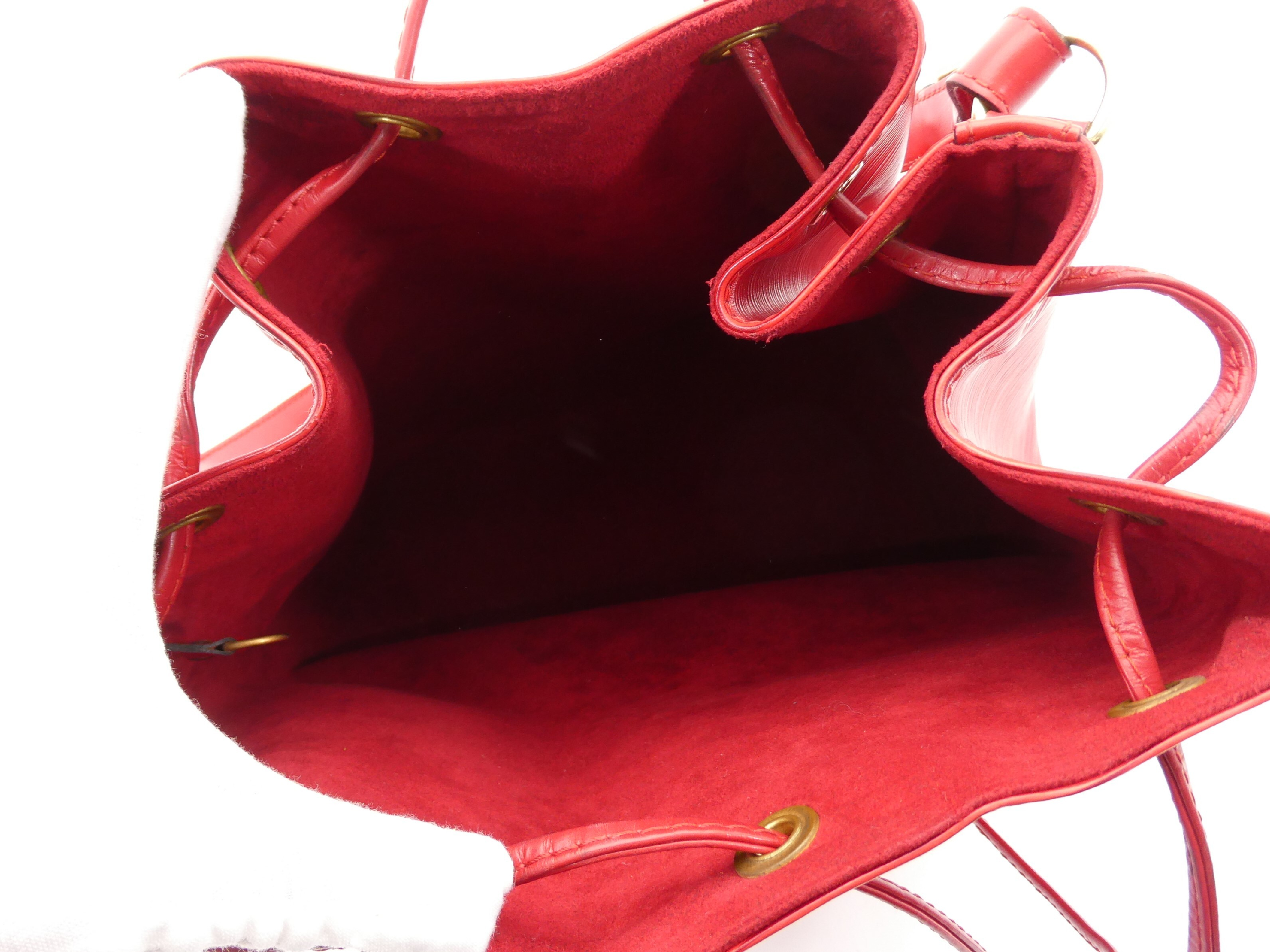 Epi Noé Shoulder Bag — view 7