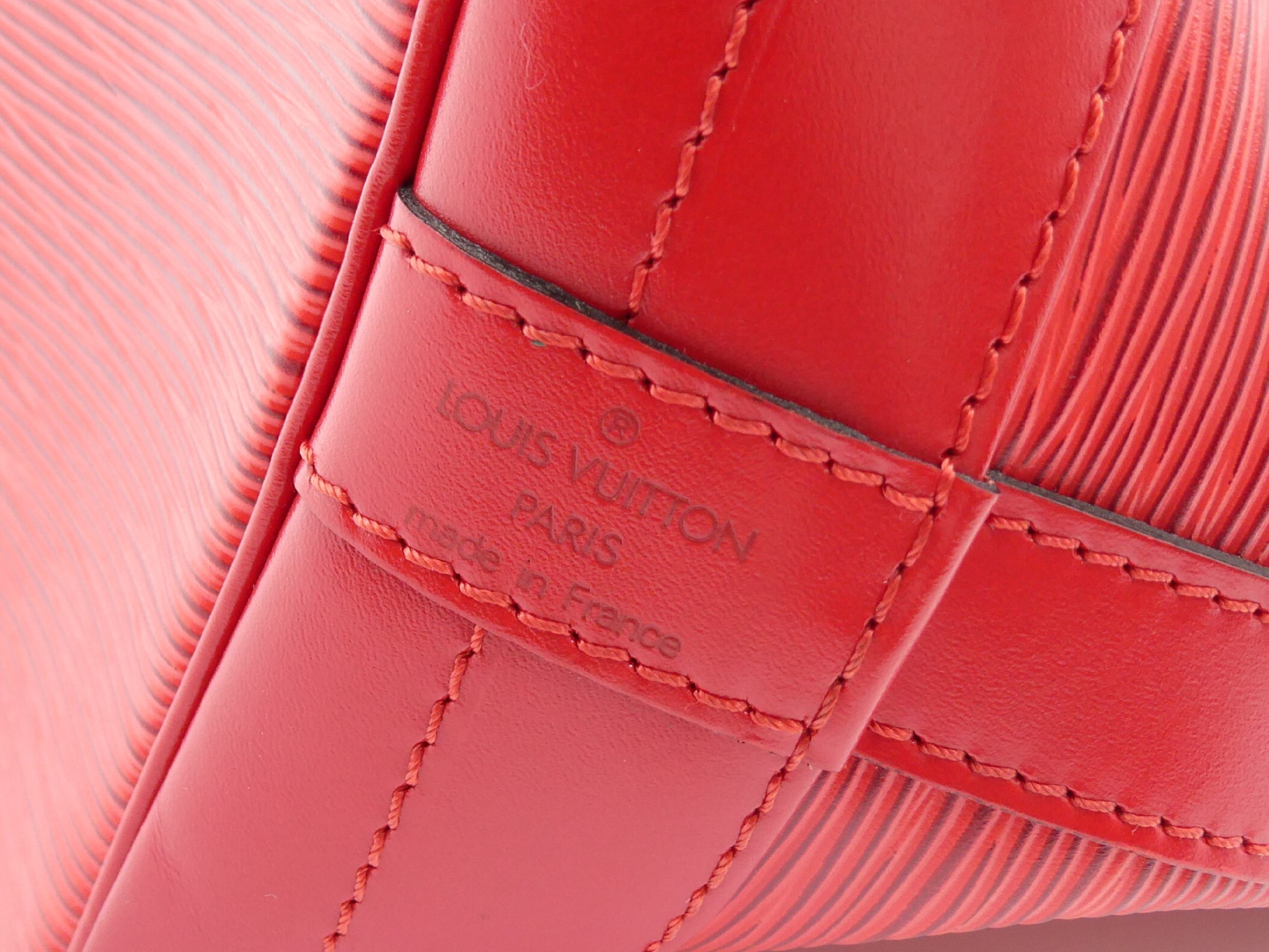 Epi Noé Shoulder Bag — view 8