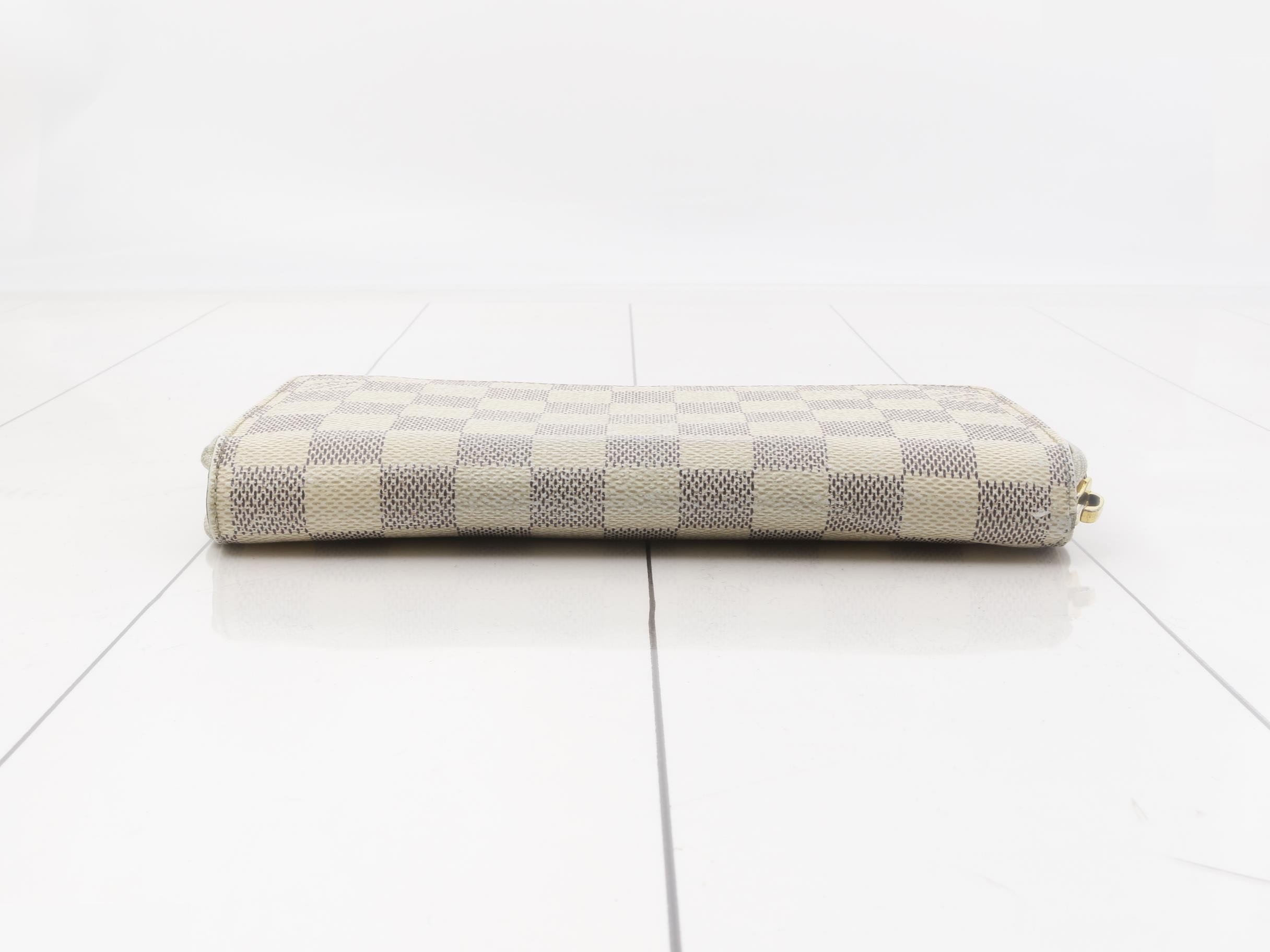 Damier Azur Zippy Wallet - Round Zipper Long Wallet — view 3
