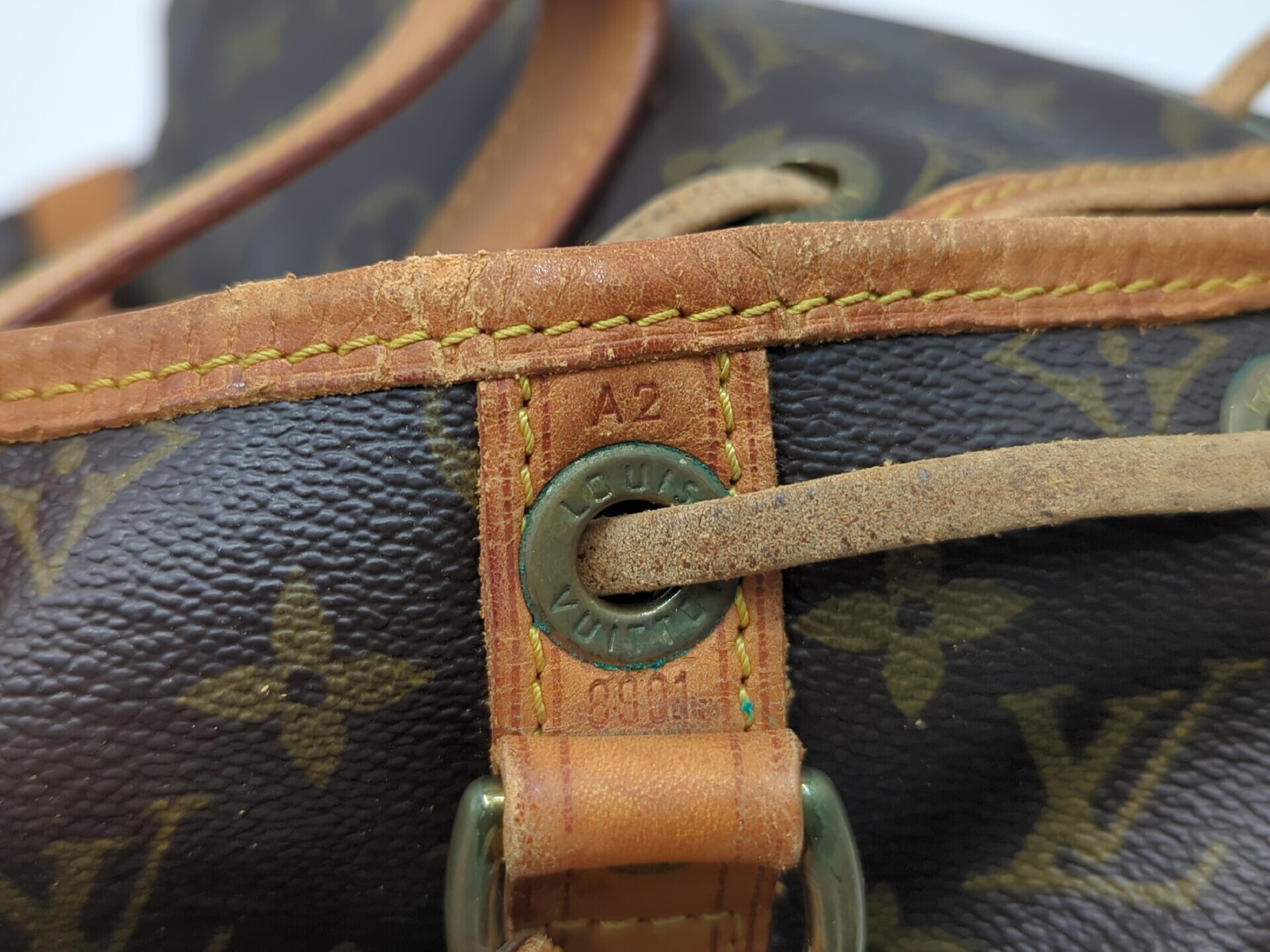 M42224 Monogram Noé Handbag — view 11