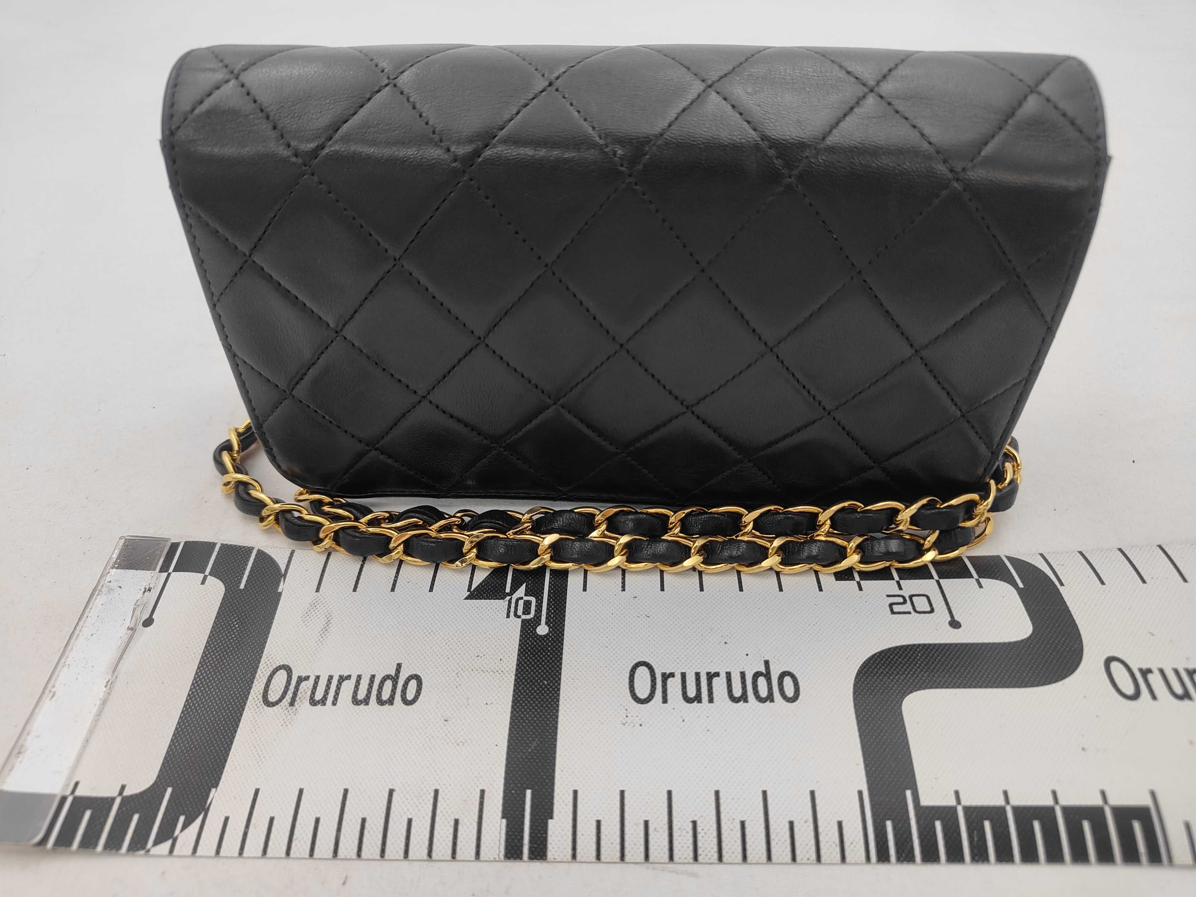 Matelassé Push-Lock Black Gold Hardware 5 Series Chain Shoulder Bag — view 2