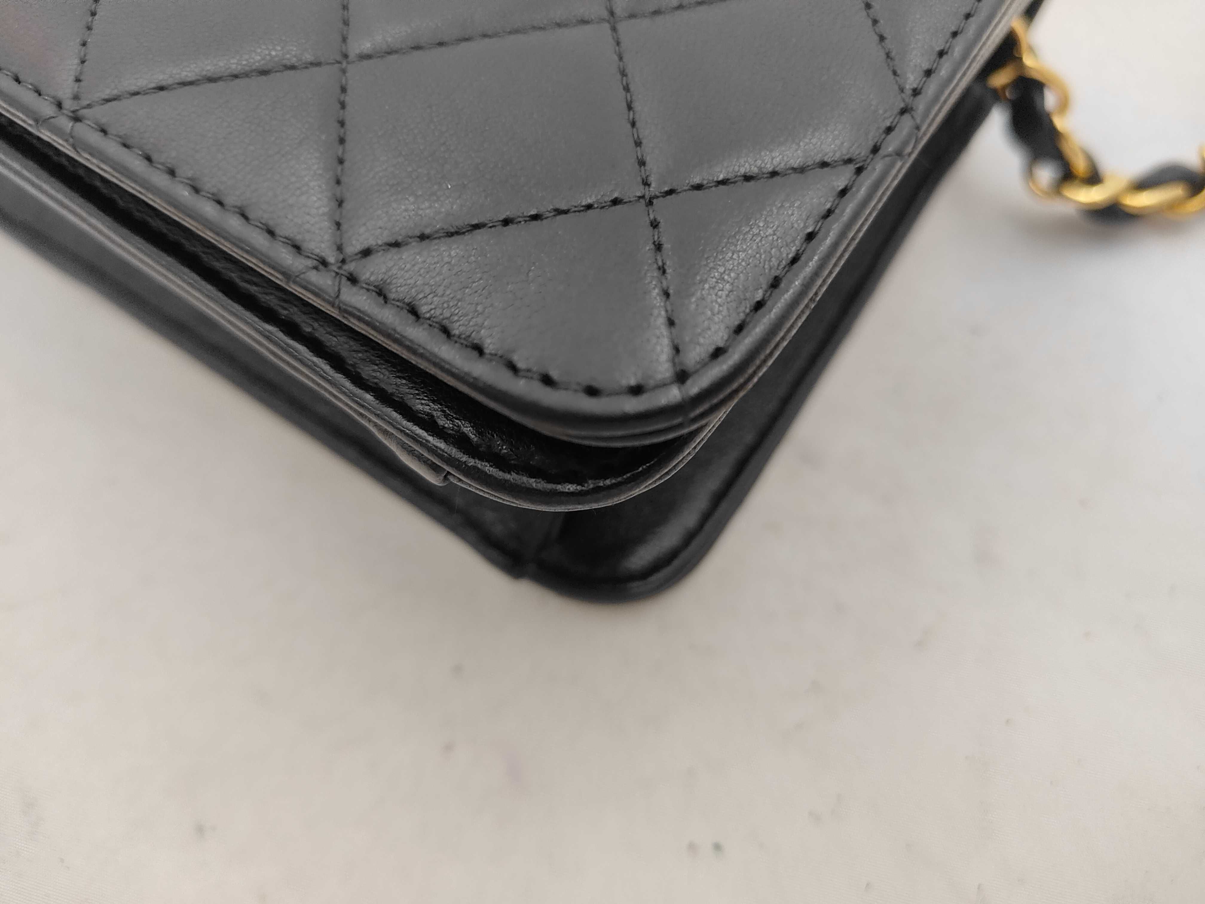 Matelassé Push-Lock Black Gold Hardware 5 Series Chain Shoulder Bag — view 6