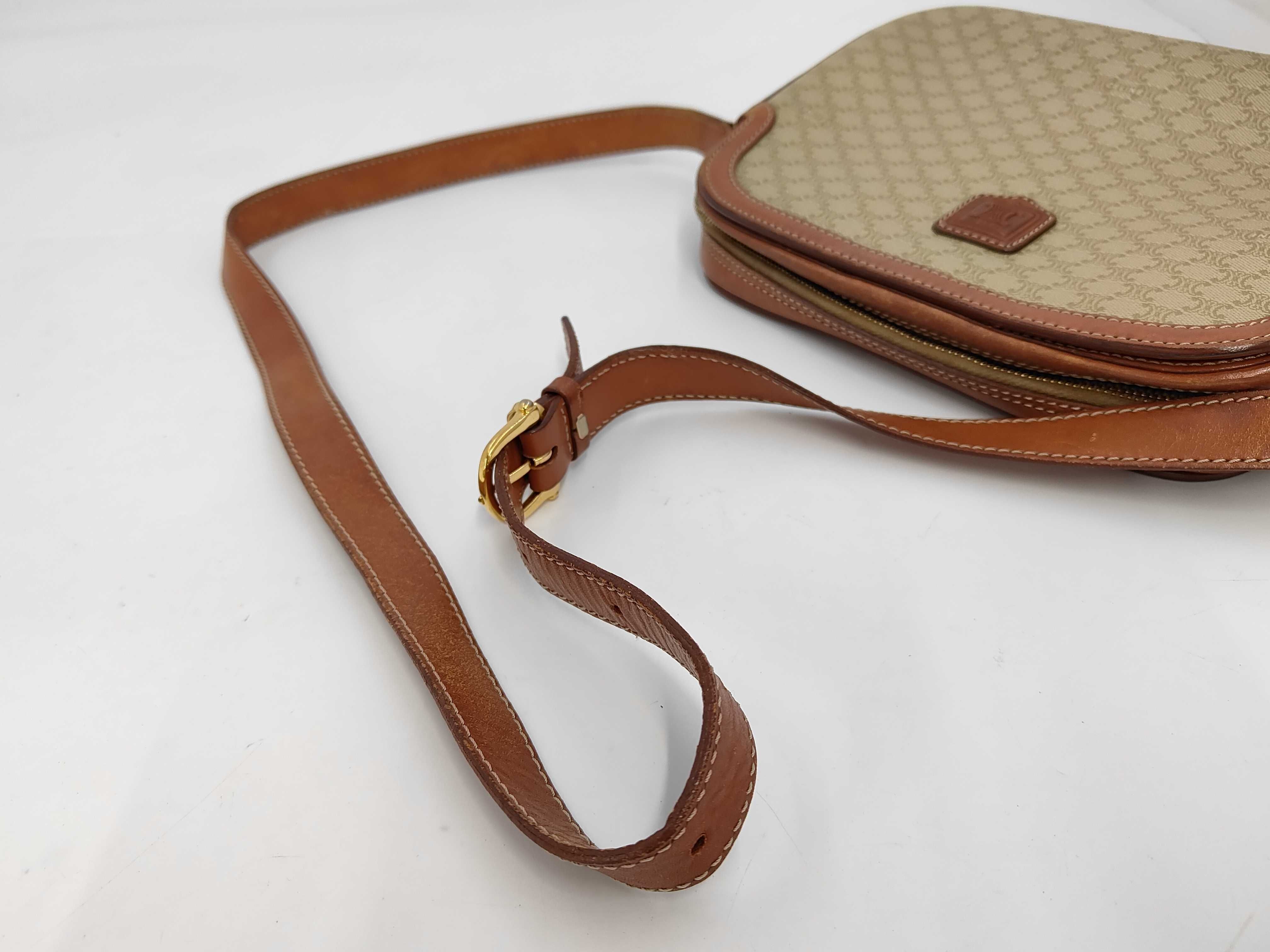 Macadam pattern logo shoulder bag — view 3