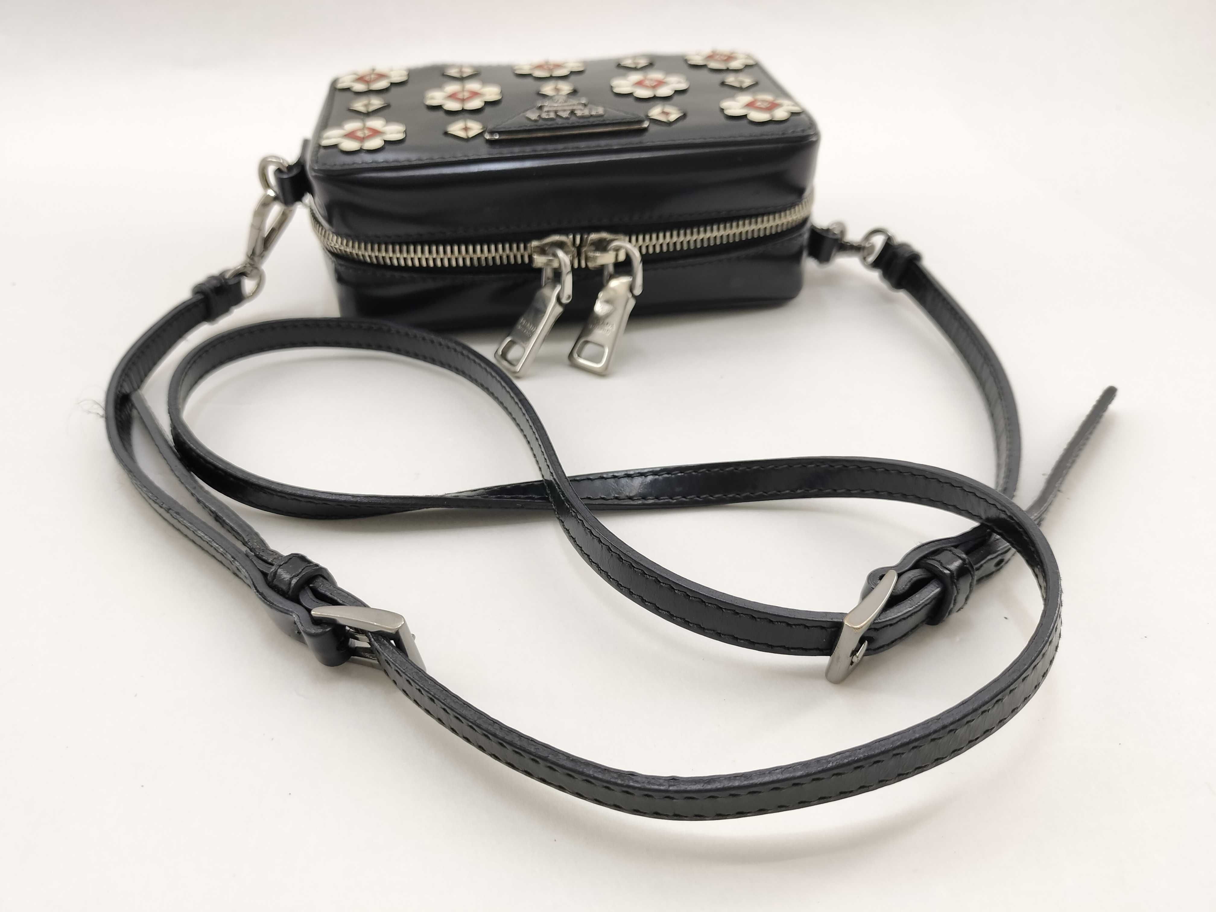camera shoulder bag — view 9