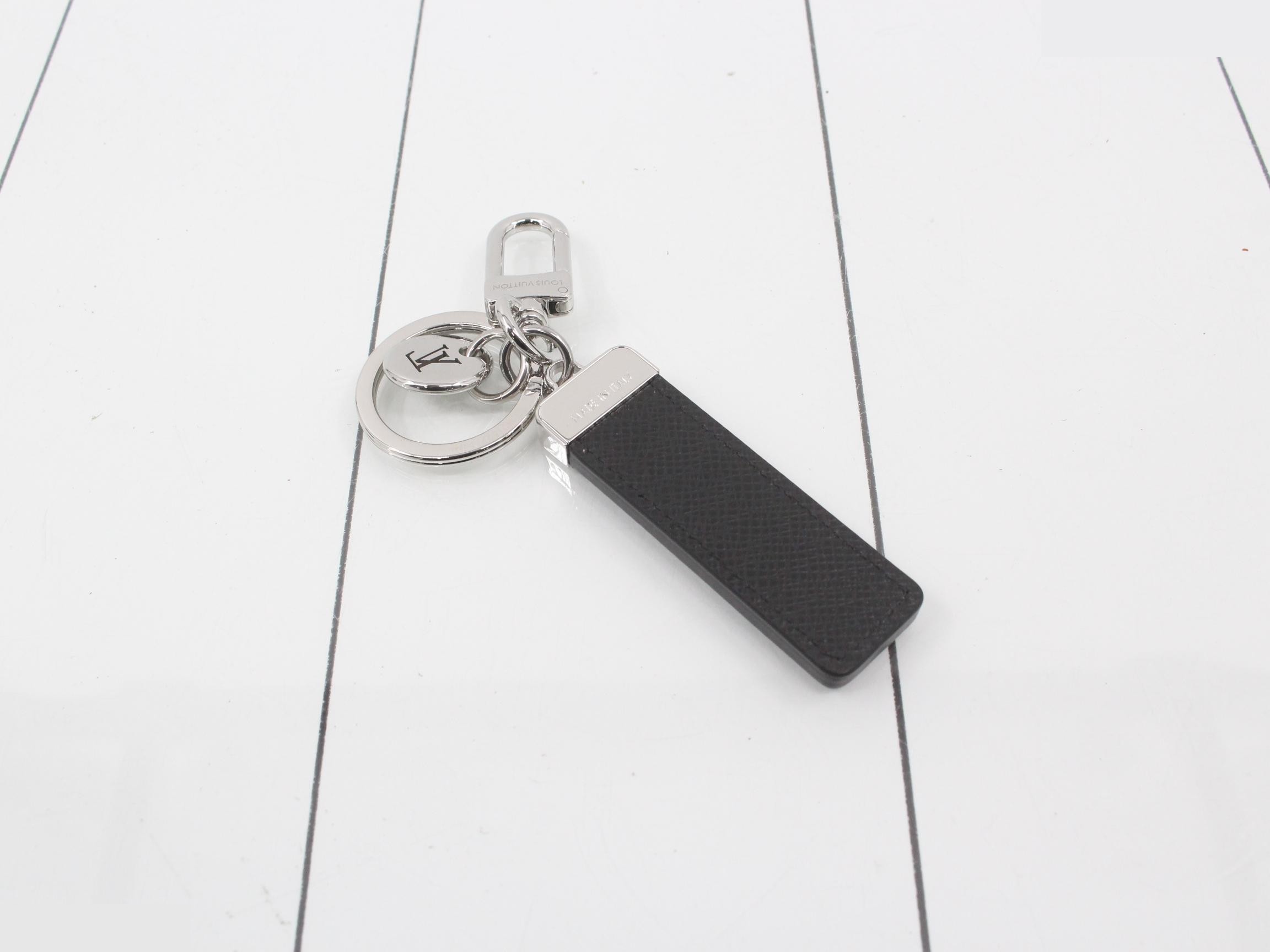 Monogram Keychain Neo LV Club — view 2