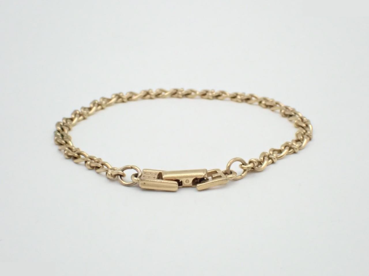 Other lines: Precious metal bracelets and bangles (metal), wrist circumference approximately 18 cm. — view 2