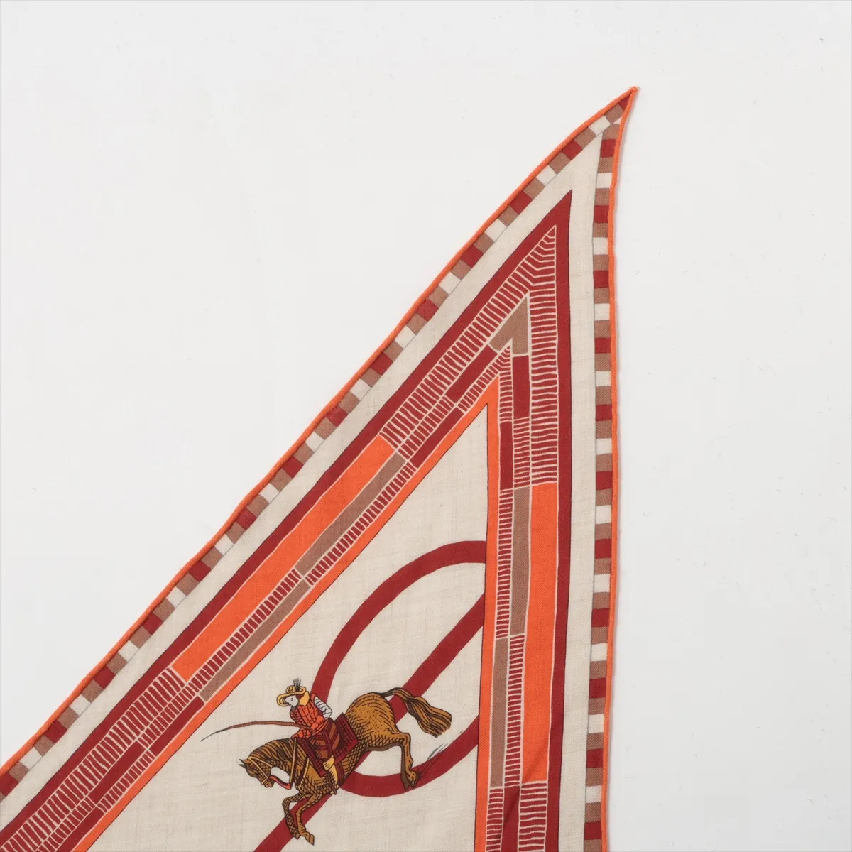 Triangle Géant Passade Esselpantine Scarf, Cashmere x Silk, Beige. Shows signs of wear, — view 2