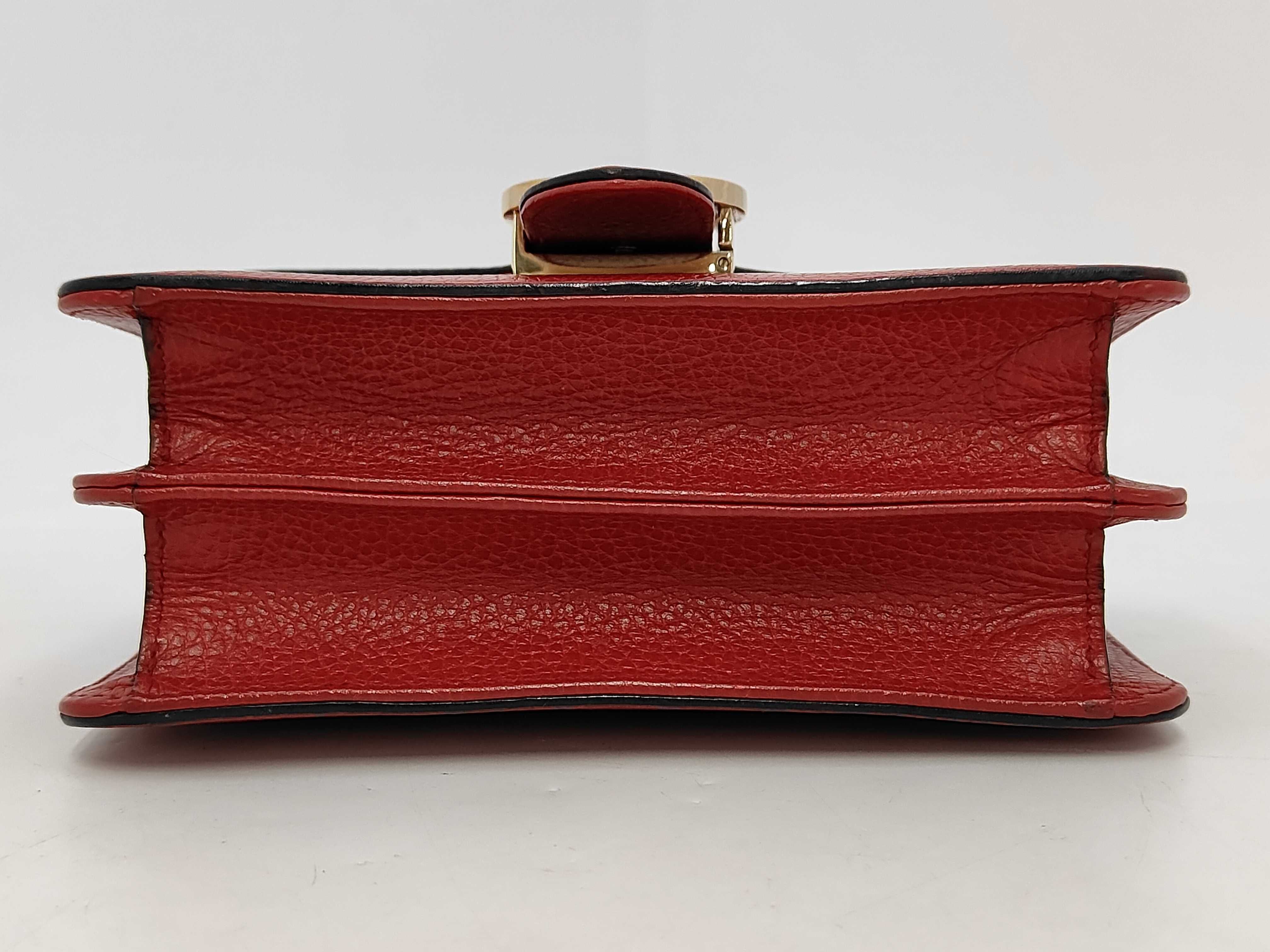 Interlocking G Chain Shoulder Bag — view 3