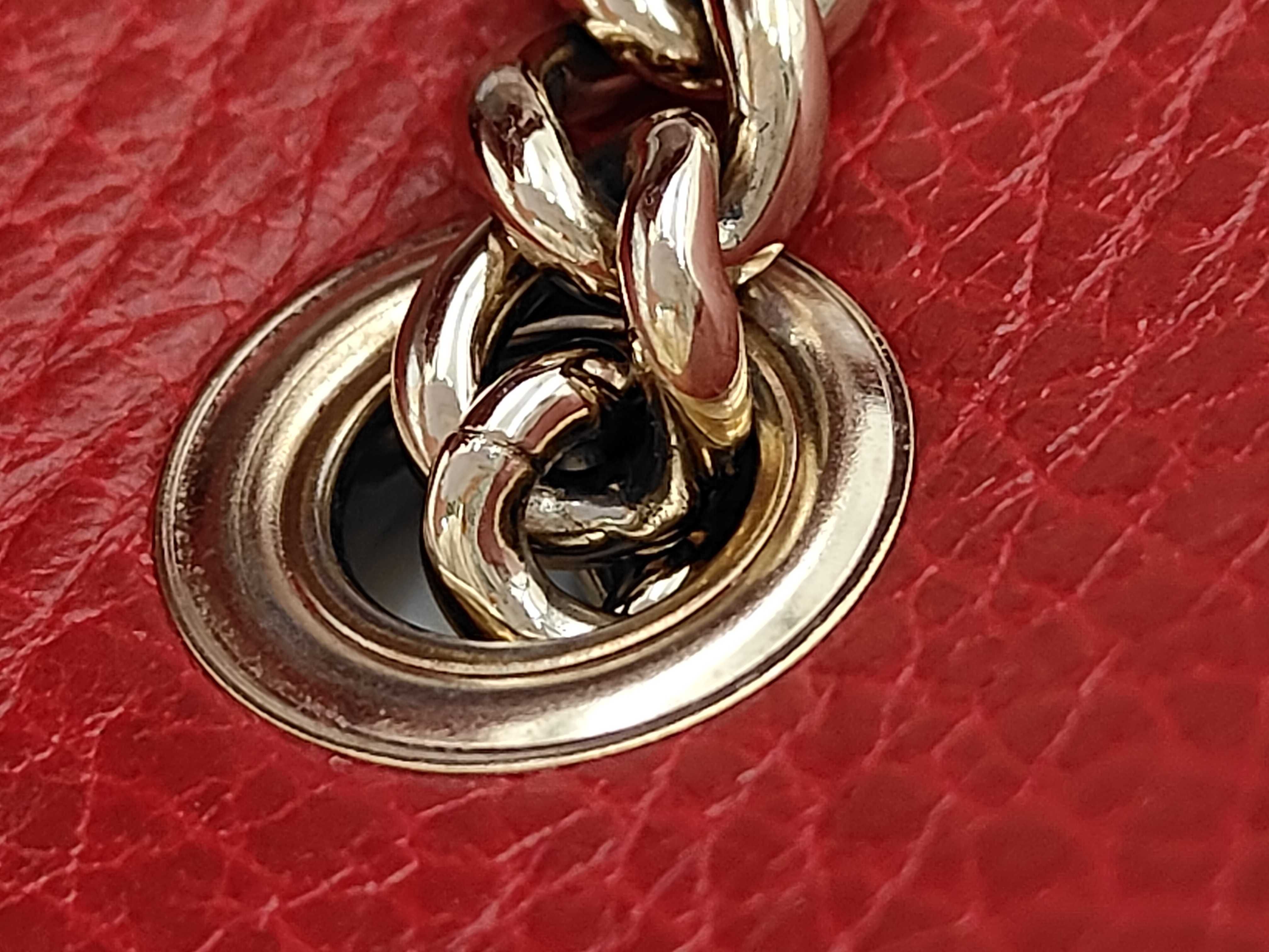 Interlocking G Chain Shoulder Bag — view 7