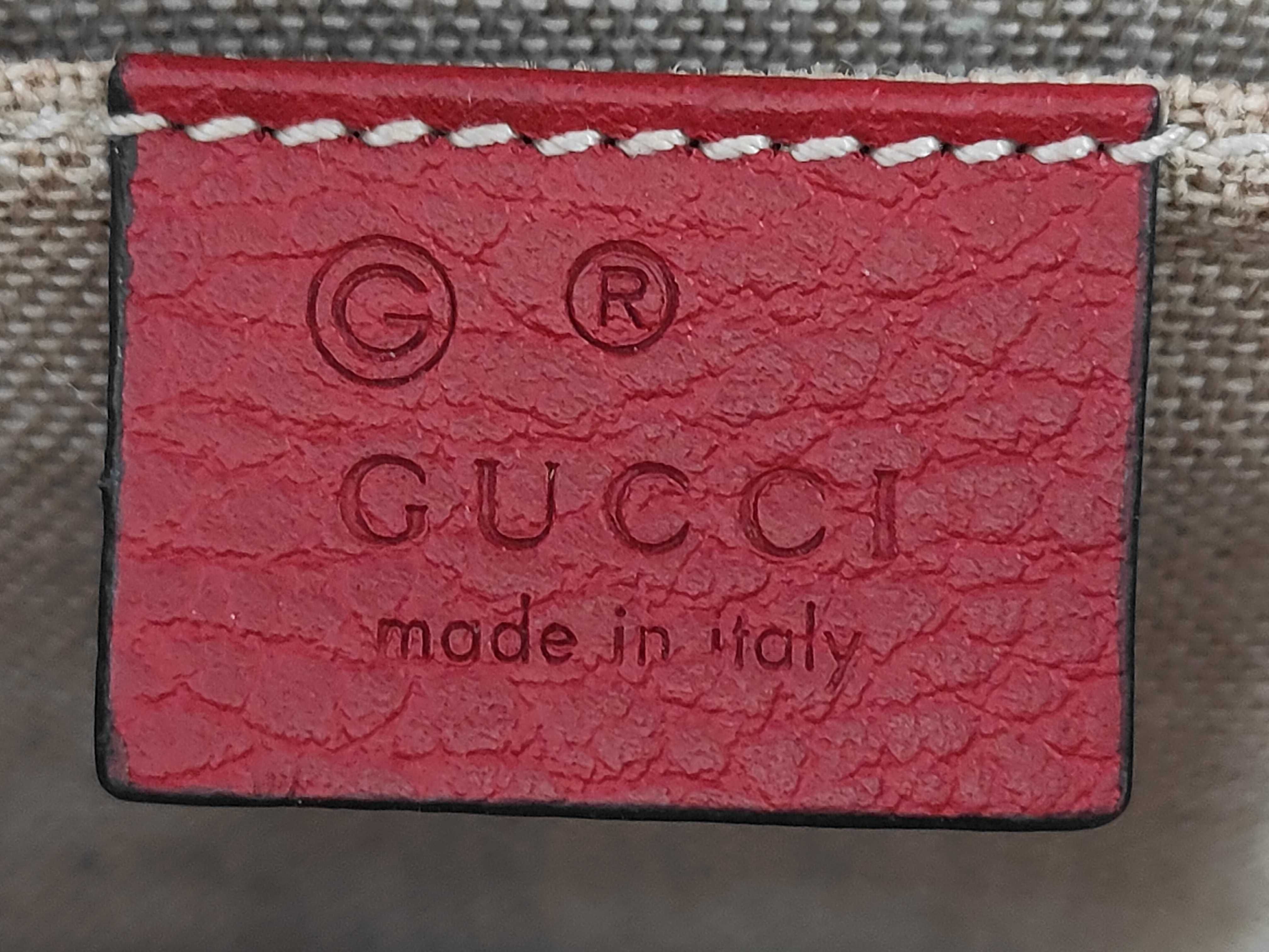 Interlocking G Chain Shoulder Bag — view 10