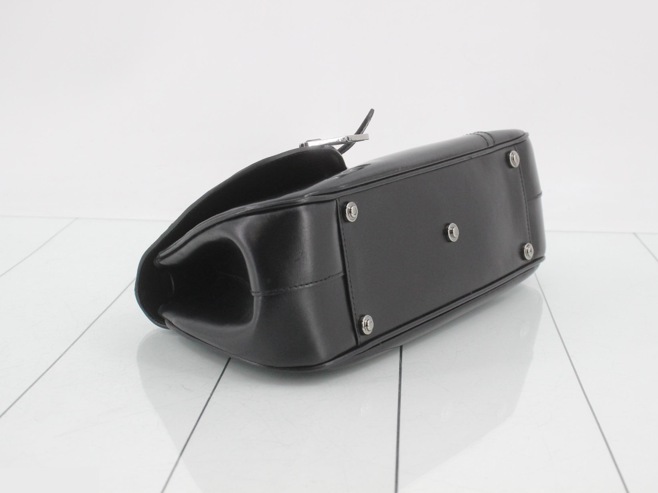 Vintage leather saddle with top handle, black, S-shaped hardware, 30 x 16 x 10 cm — view 5