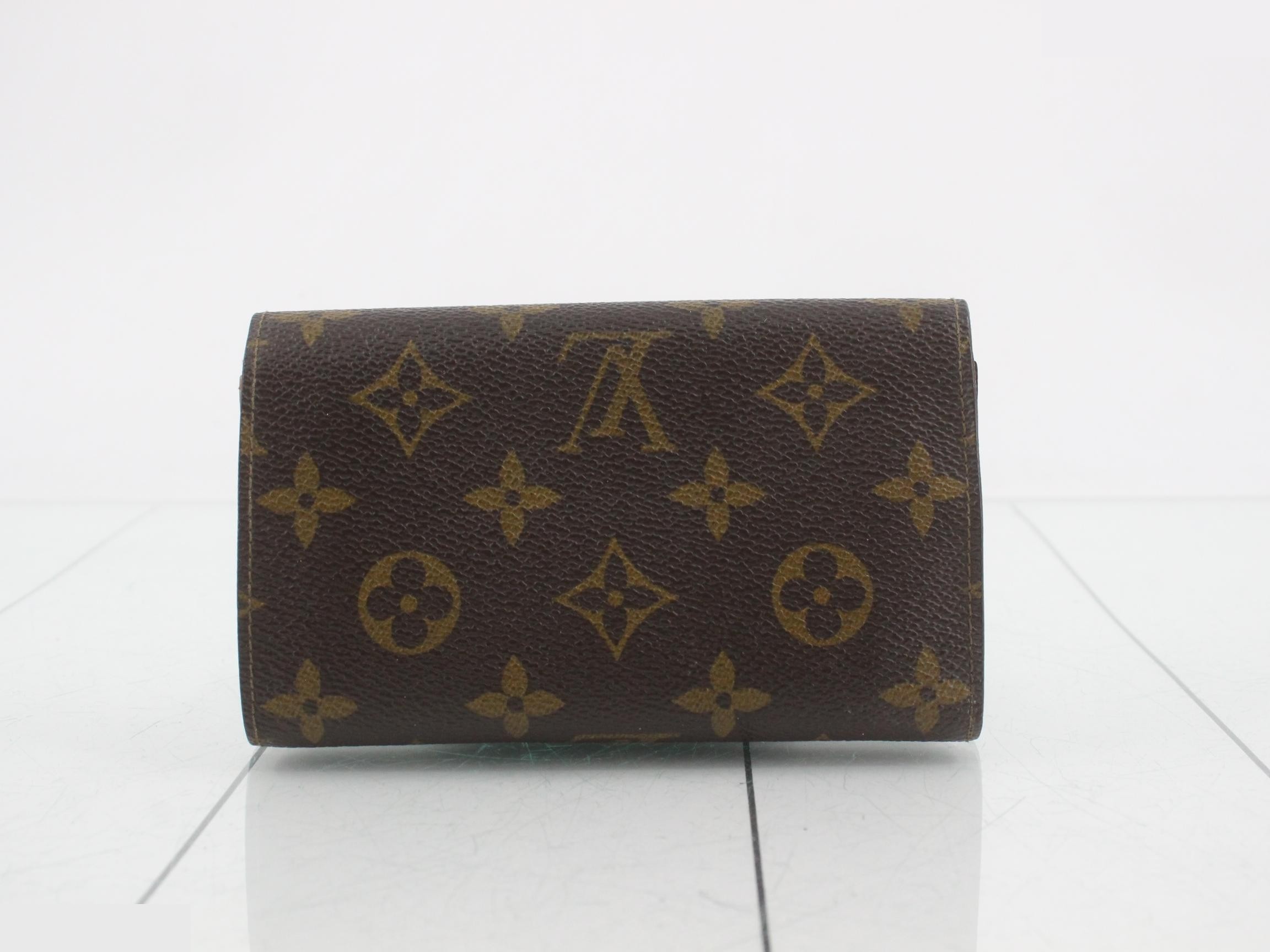 wallet — view 2