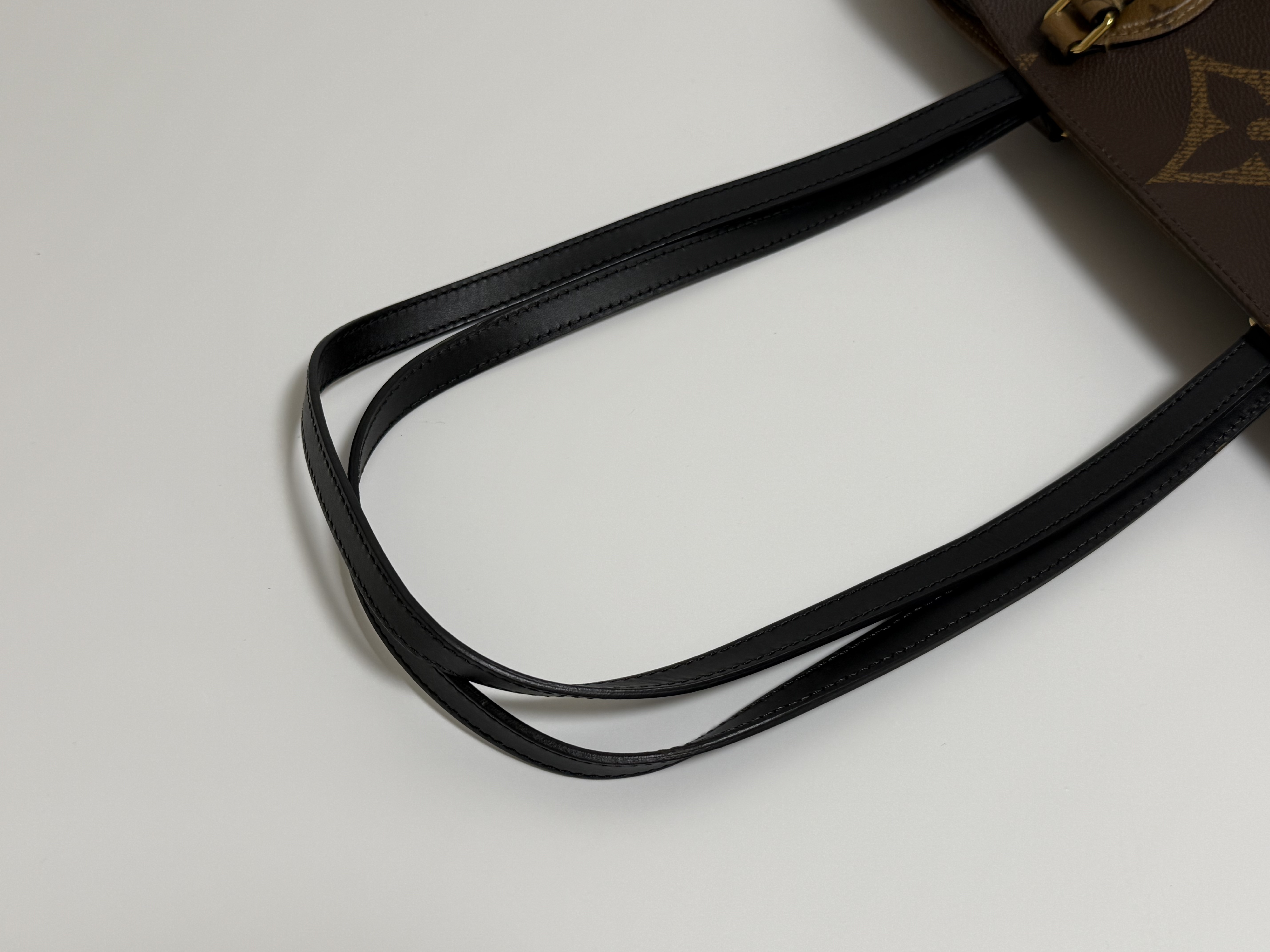 Monogram OnTheGo GM M44576 Tote Bag — view 9