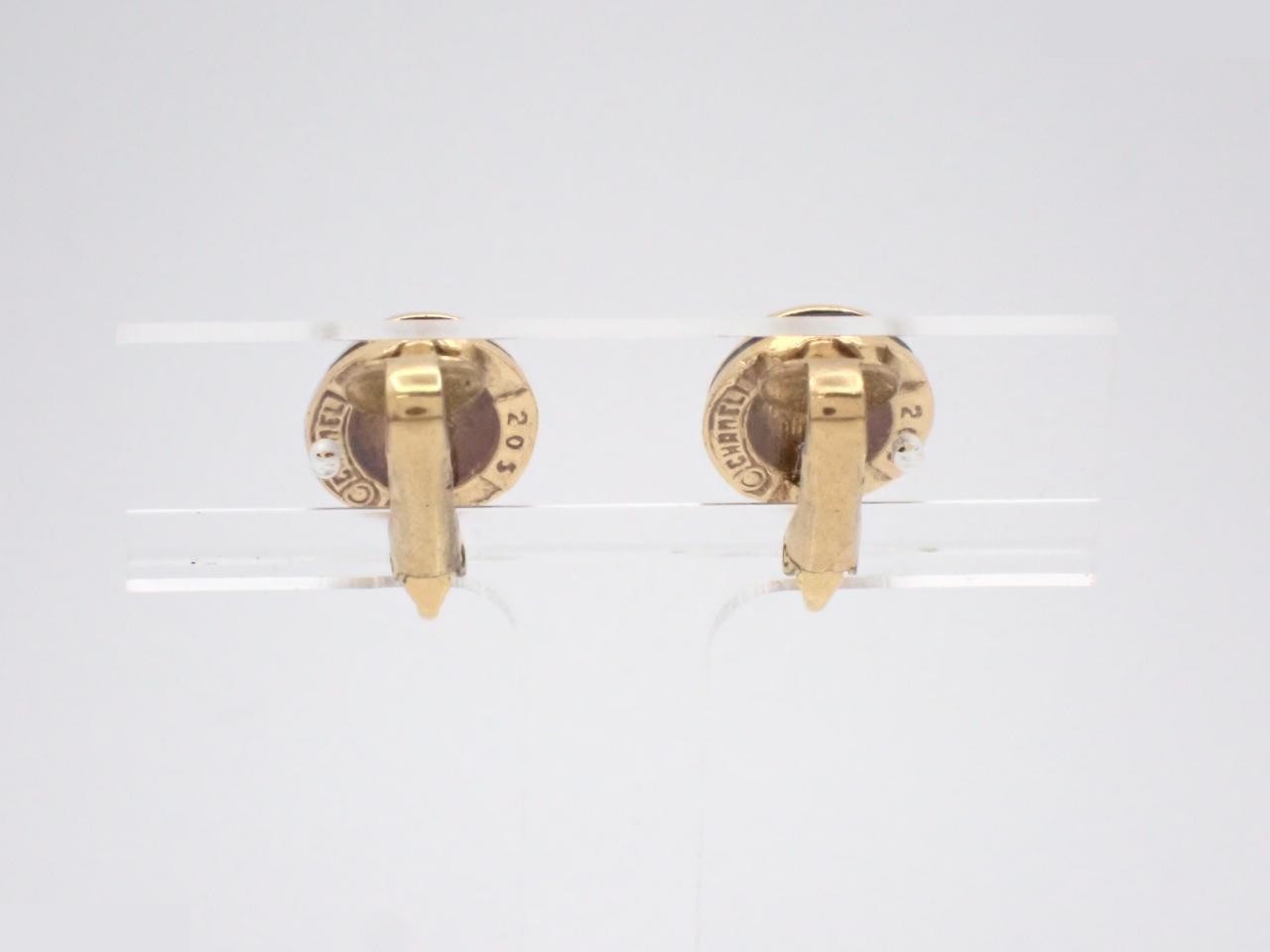 logo gold earrings — view 2
