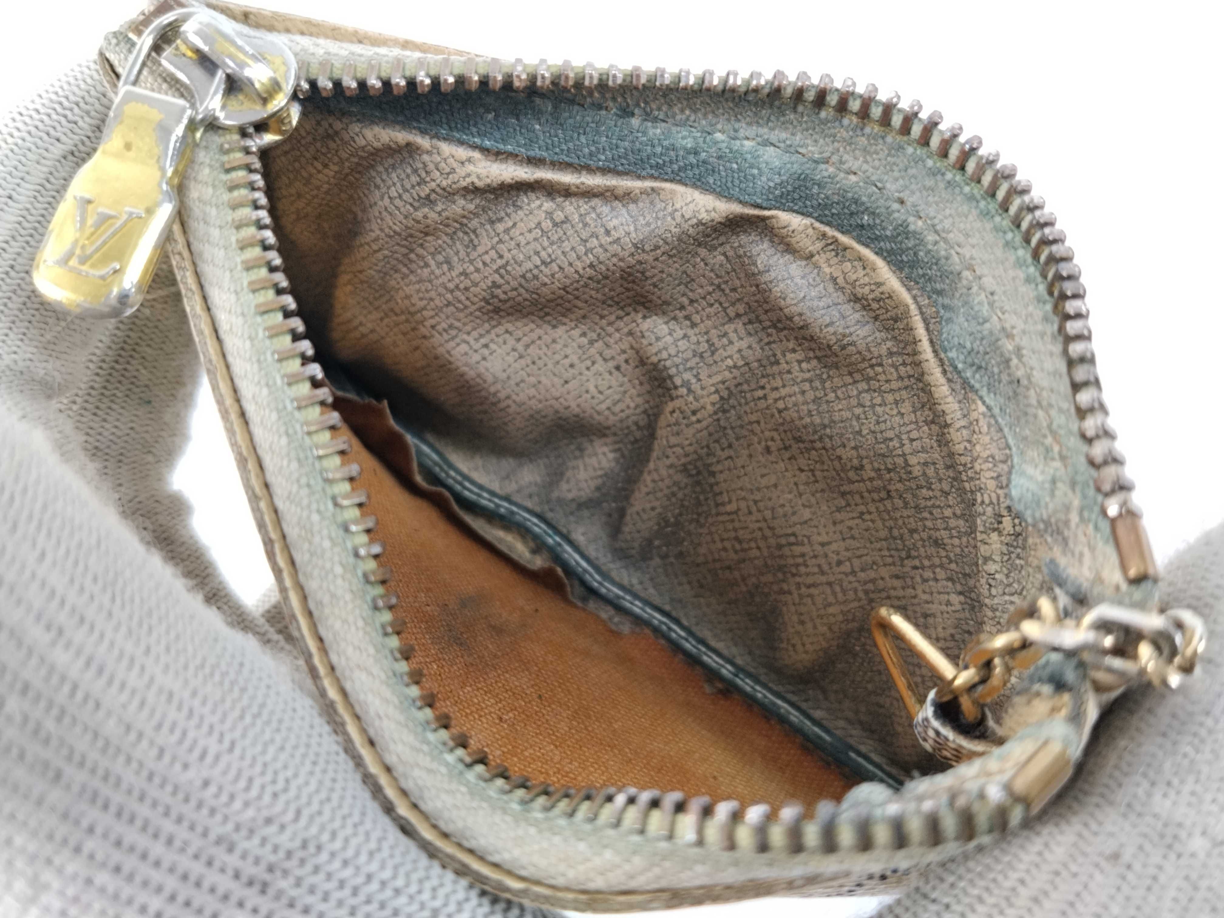 Damier Azur LV Coin Case Pochette Clé White — view 11