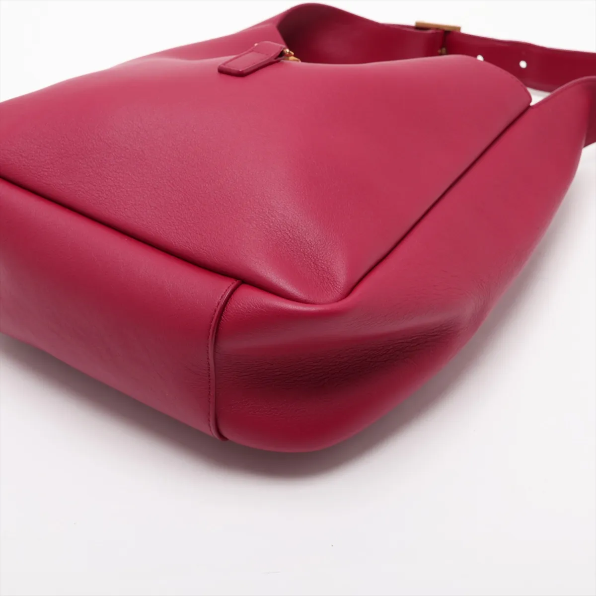LE 5 A 7 713938 Leather Shoulder Bag Magenta — view 3