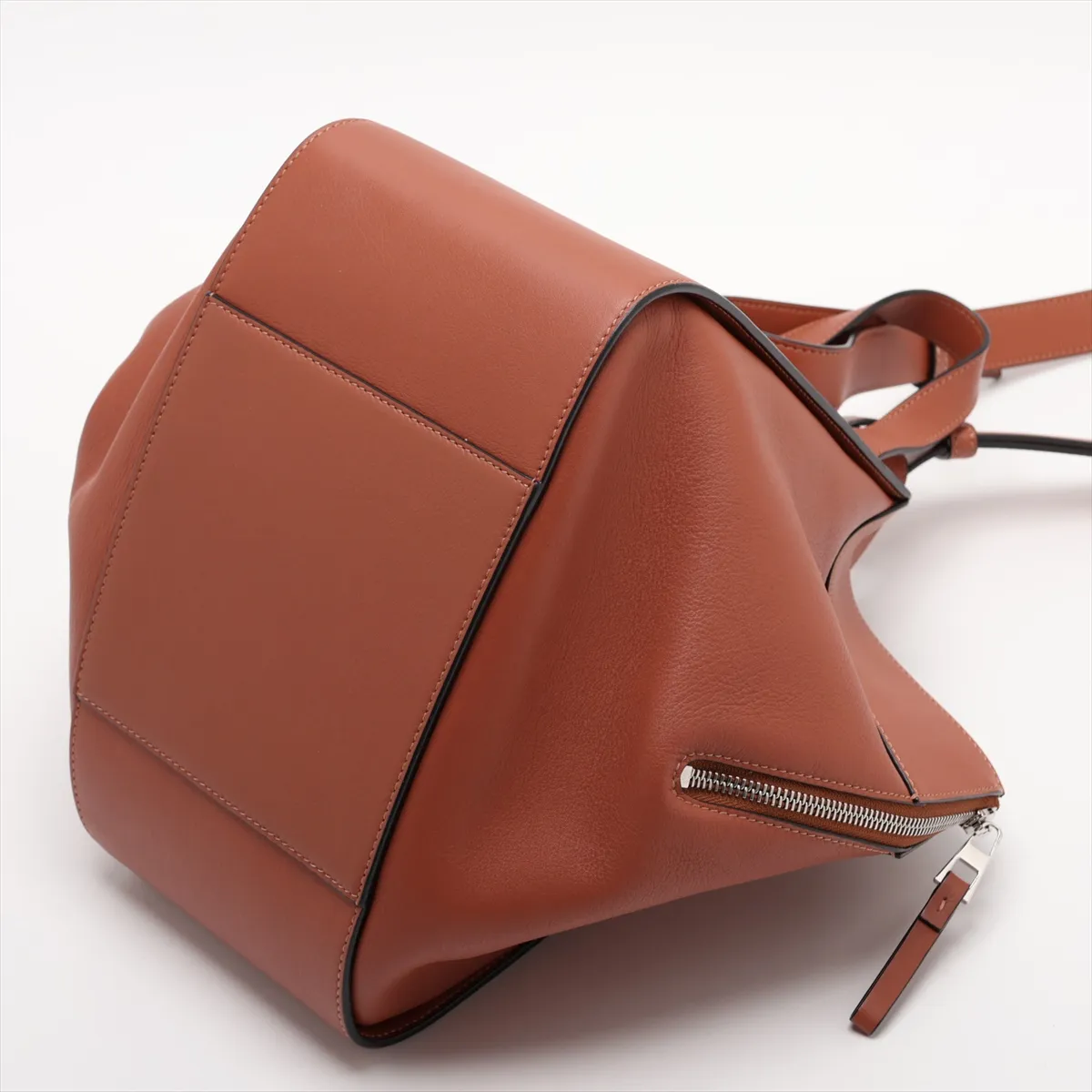 Hammock Small Leather 2-Way Handbag Brown with C Mark — view 3