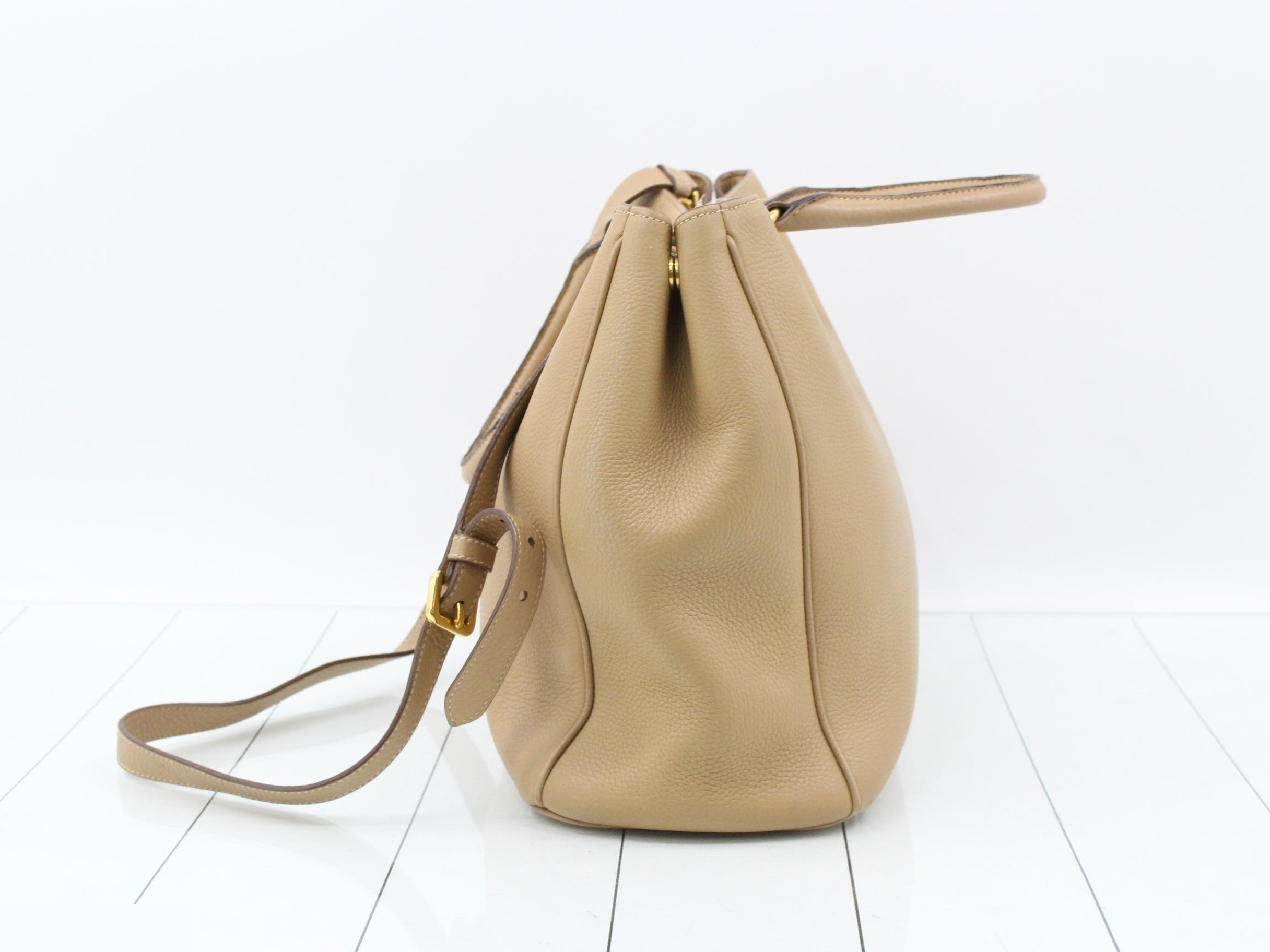 Vitello Daino 2-Way Handbag — view 3