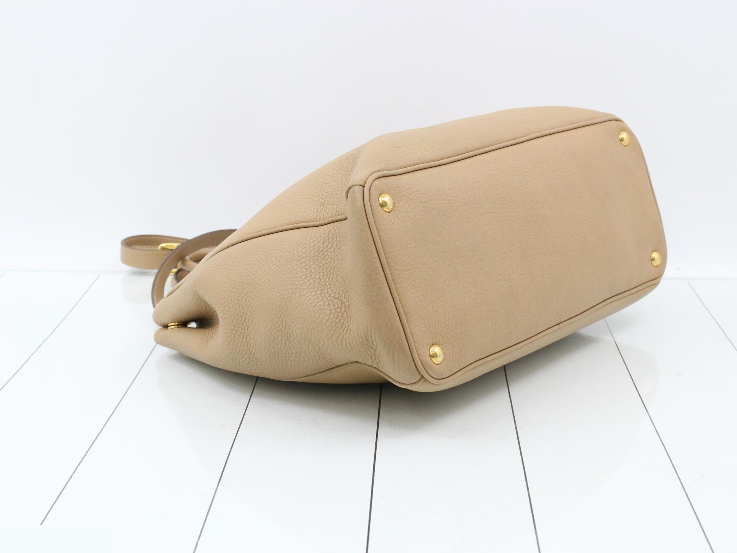 Vitello Daino 2-Way Handbag — view 5