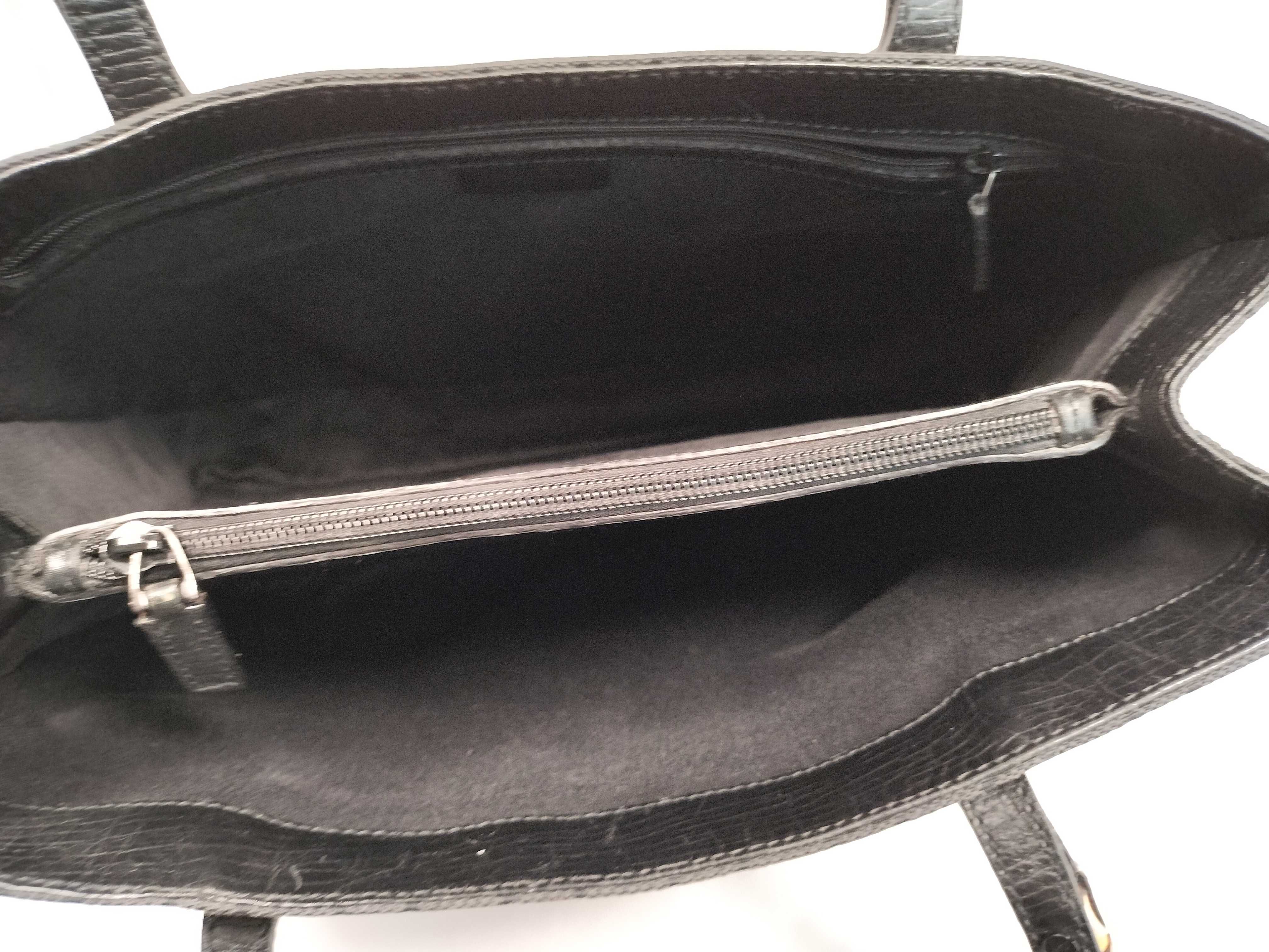 GG Canvas Gucci Handbag — view 9